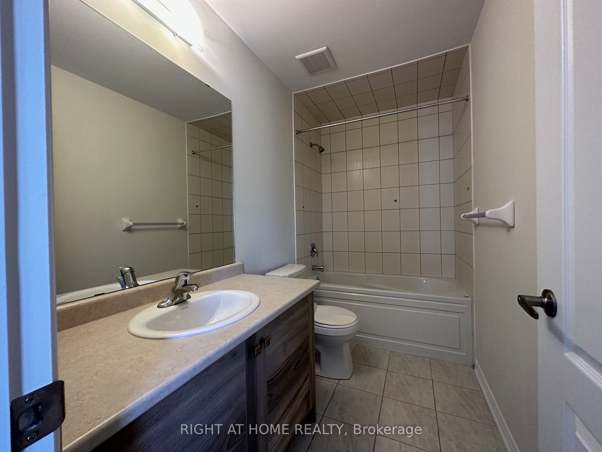 17 Cahill Drive Upper Property Photo 27