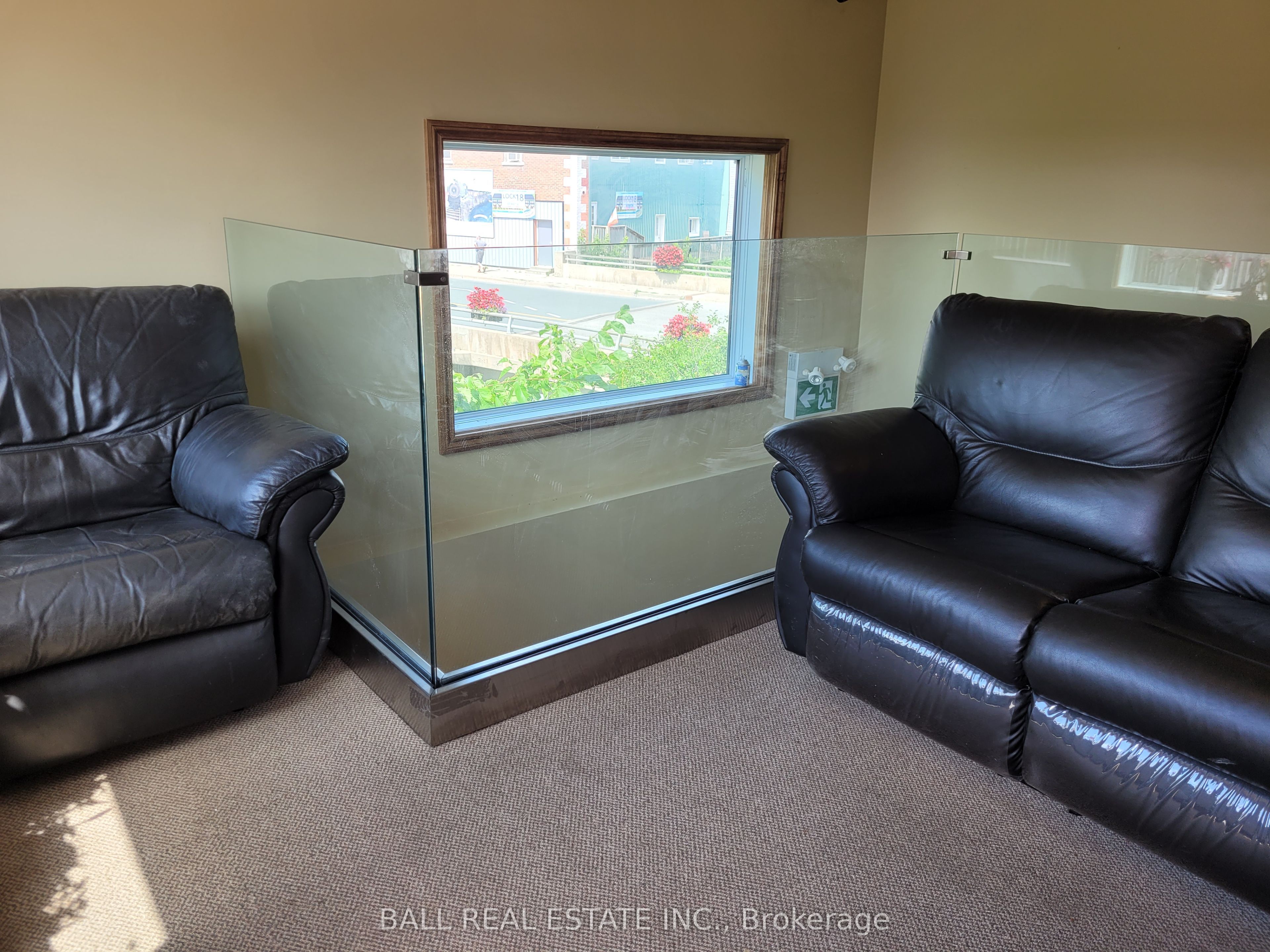 13 Bridge Street N Property Photo 17