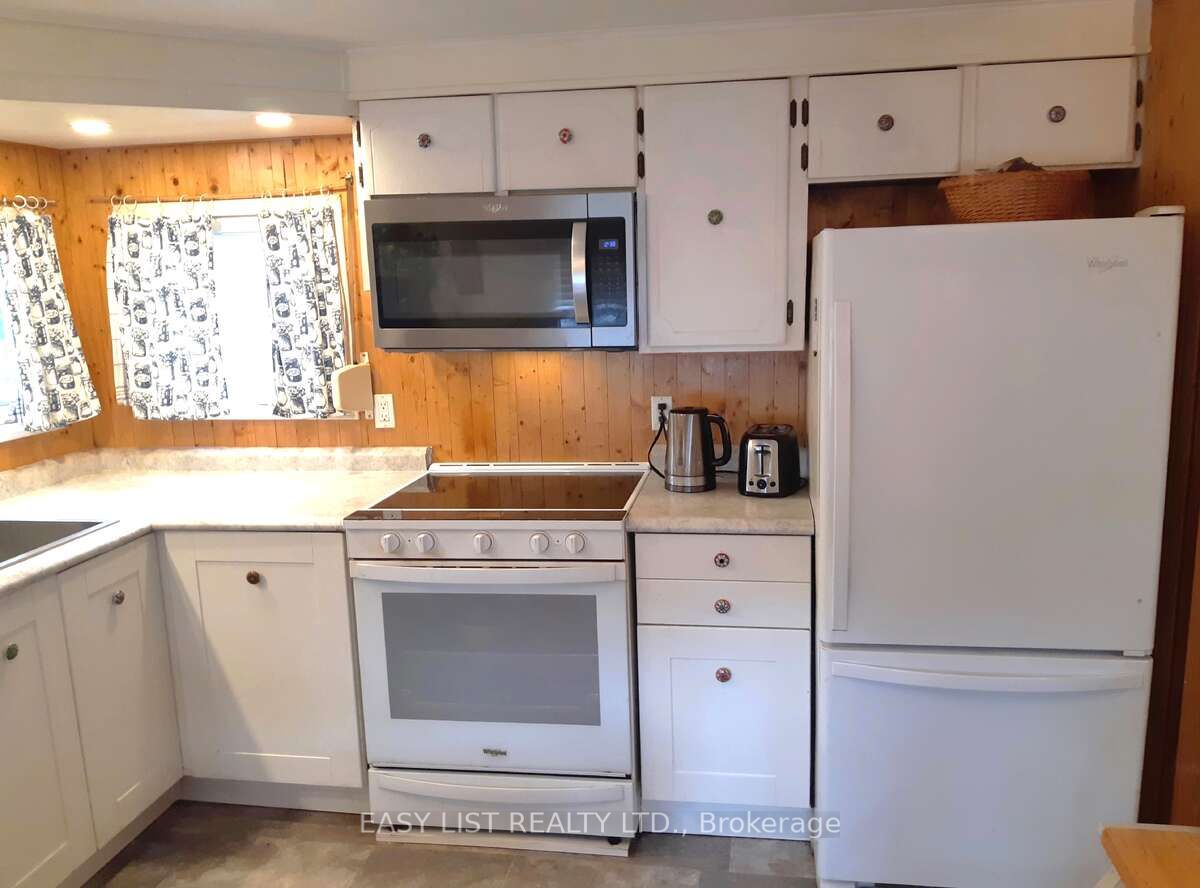18 Sutton Drive Property Photo 6