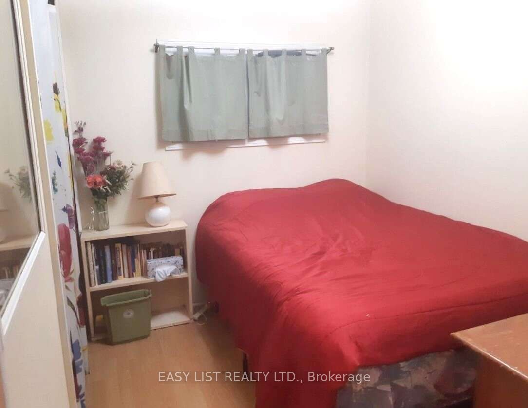 18 Sutton Drive Property Photo 8