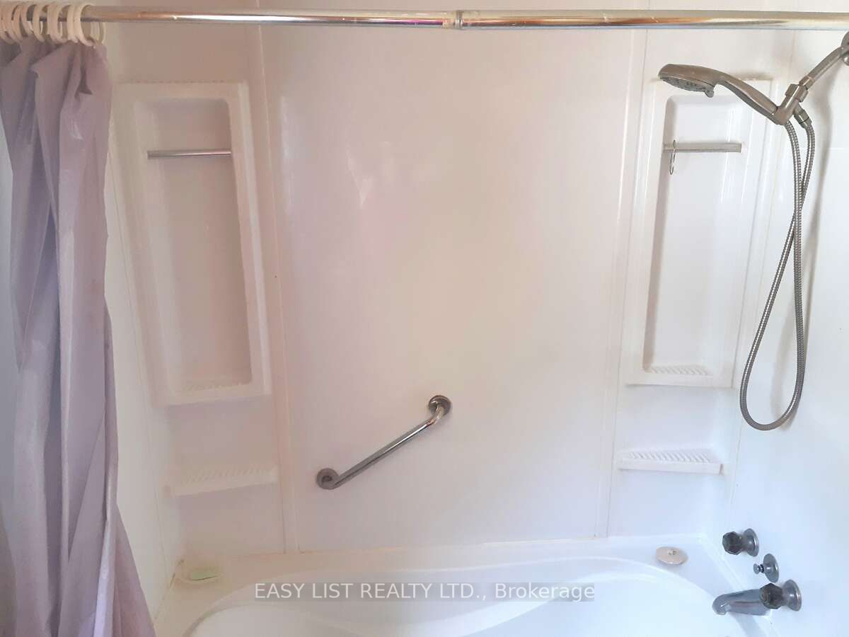 18 Sutton Drive Property Photo 10