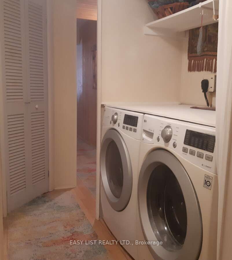 18 Sutton Drive Property Photo 11