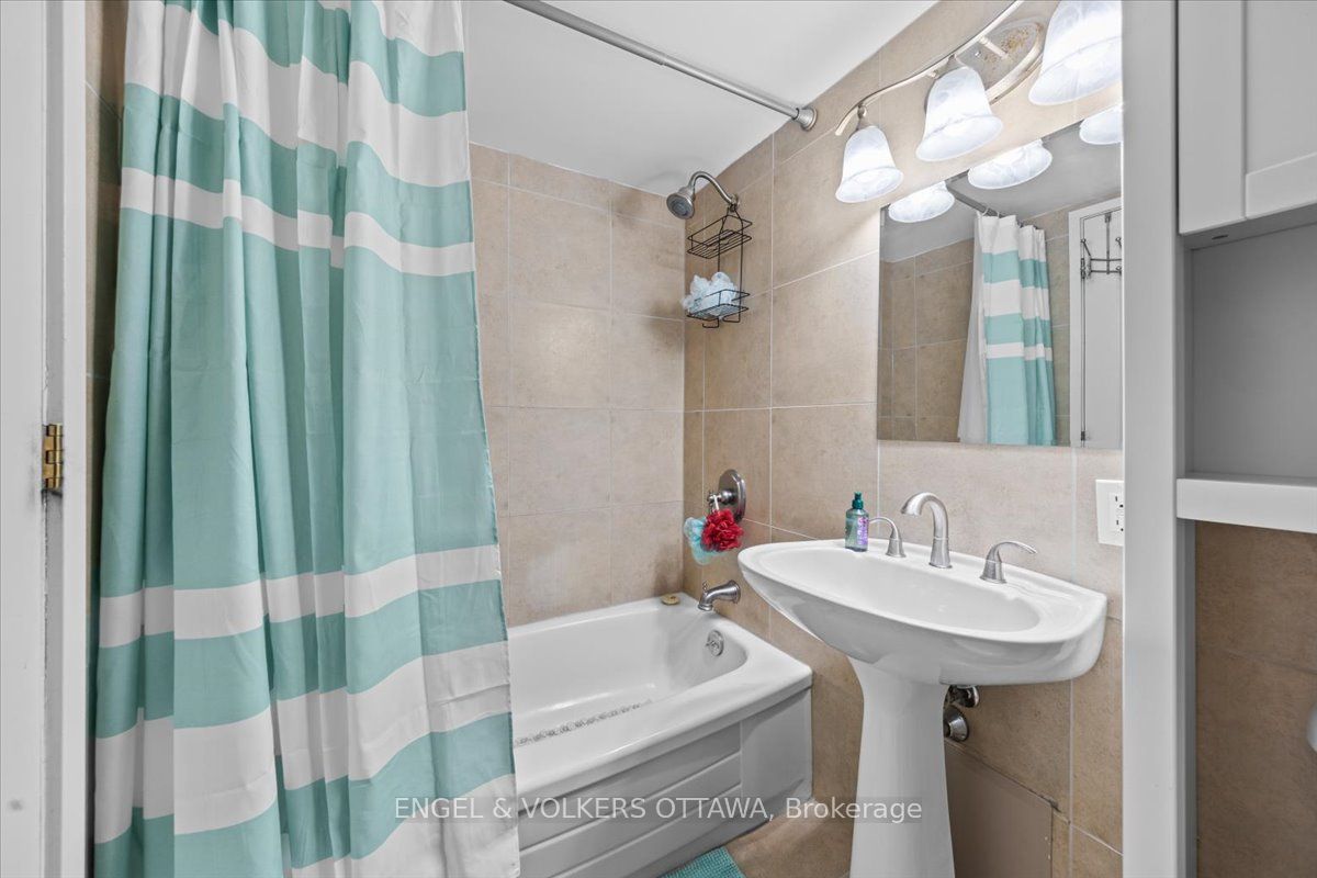 158a Mcarthur Avenue E 908 Property Photo 6