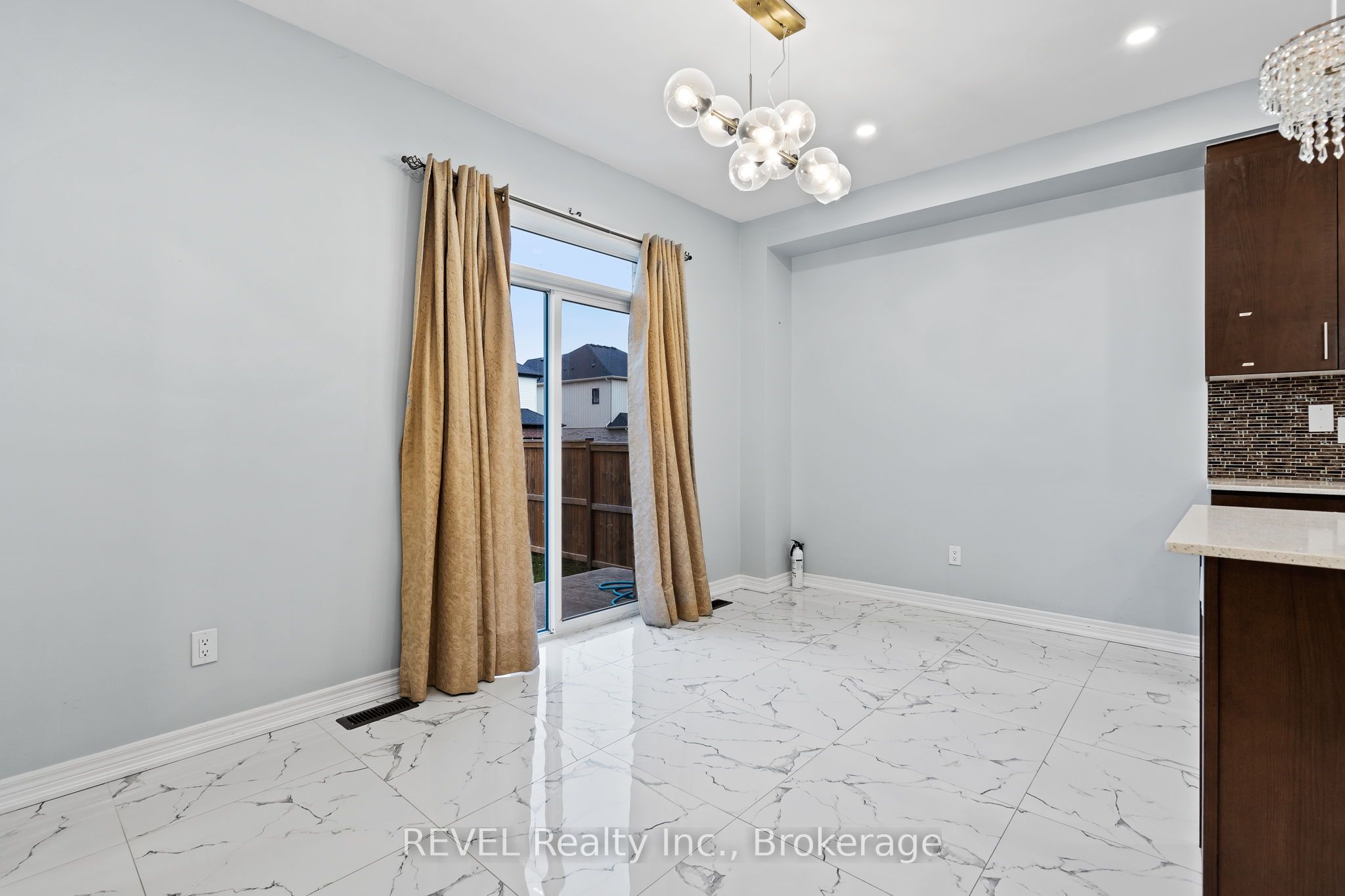 32 Sparkle Drive Property Photo 13
