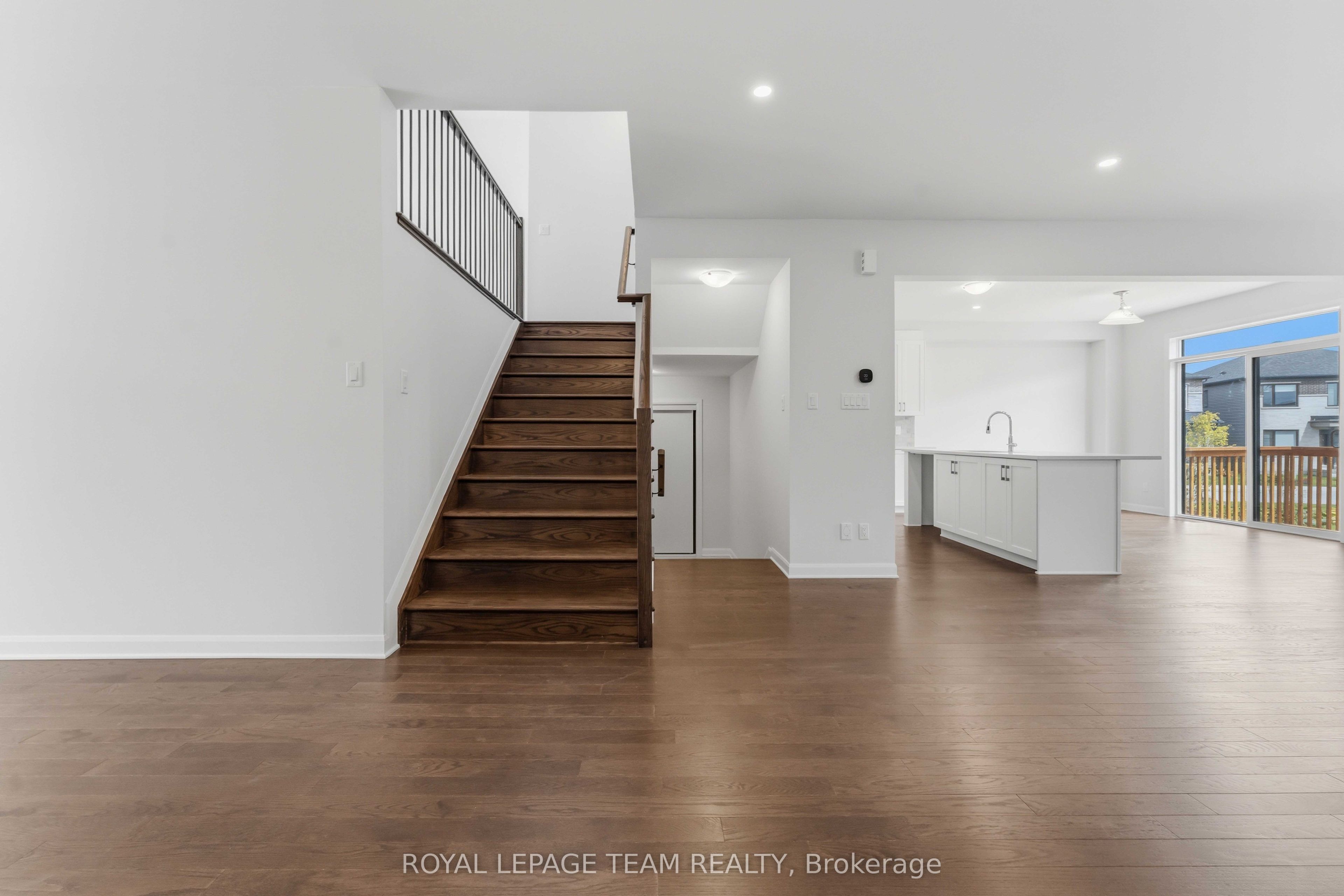 920 Locomotion Lane Property Photo 5