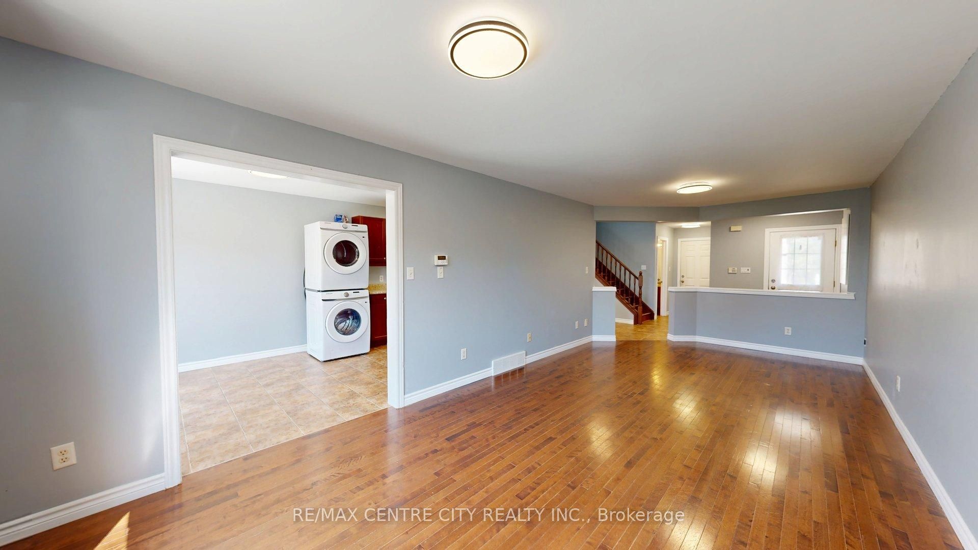 3252 Meadowgate Boulevard Upper Property Photo 4