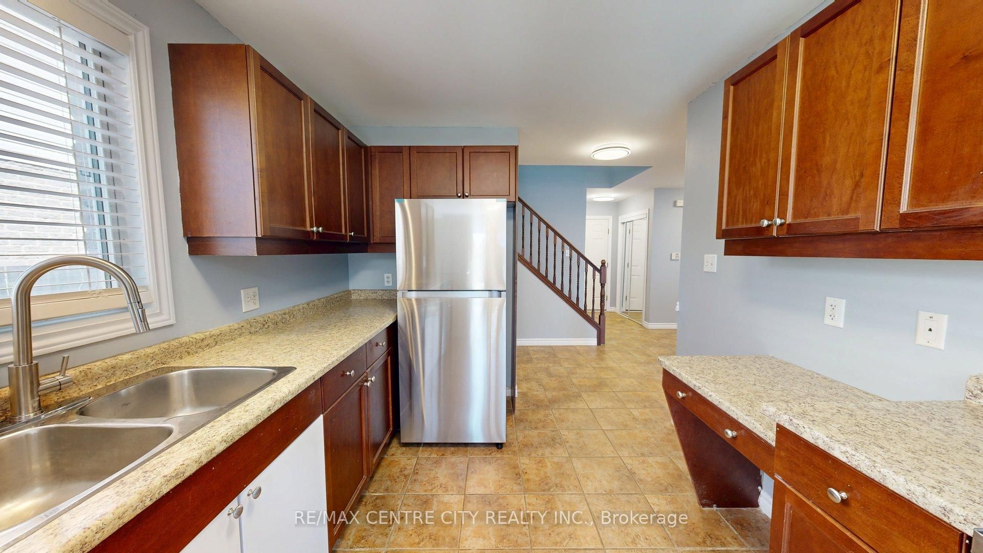 3252 Meadowgate Boulevard Upper Property Photo 9