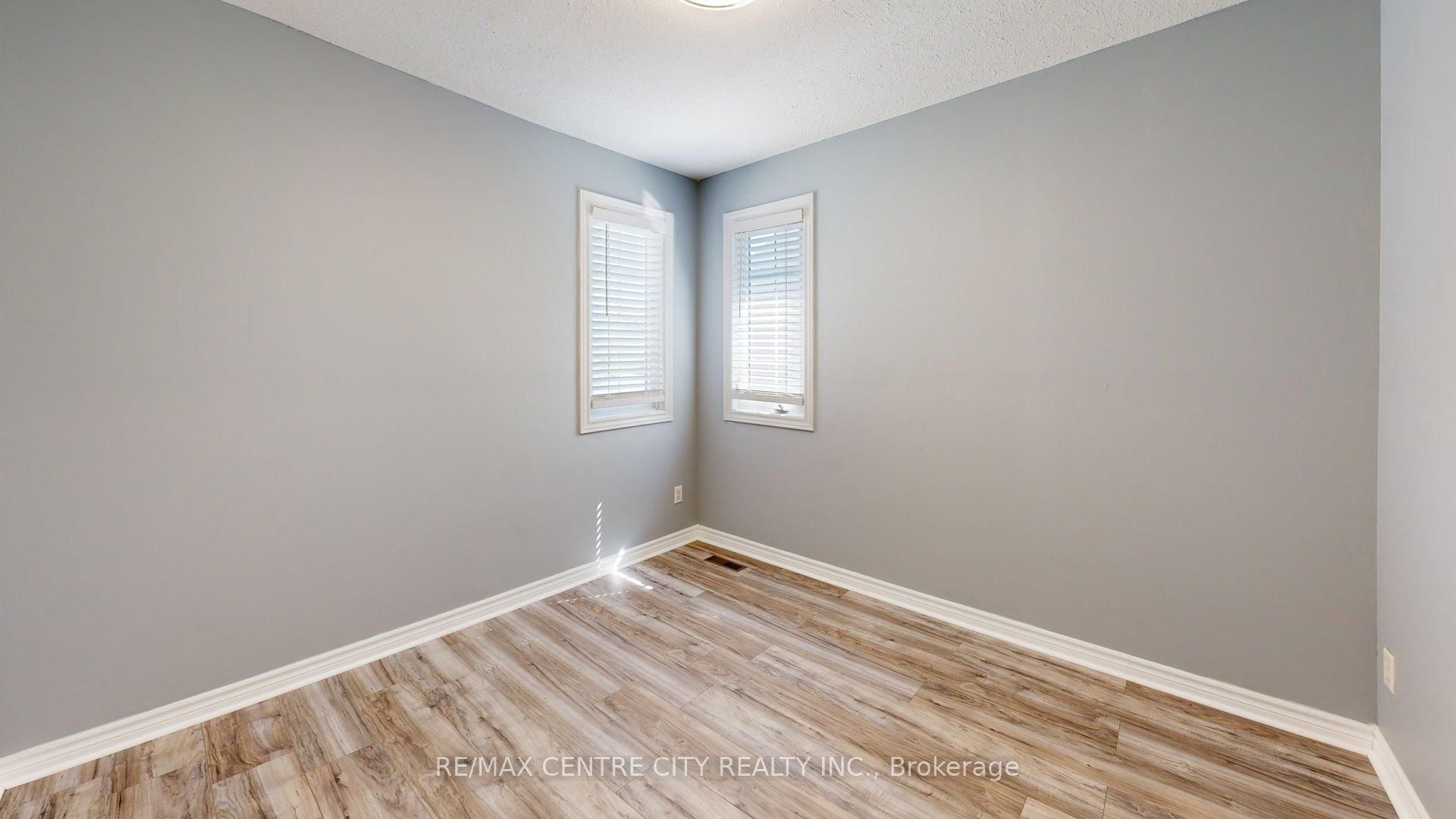 3252 Meadowgate Boulevard Upper Property Photo 14