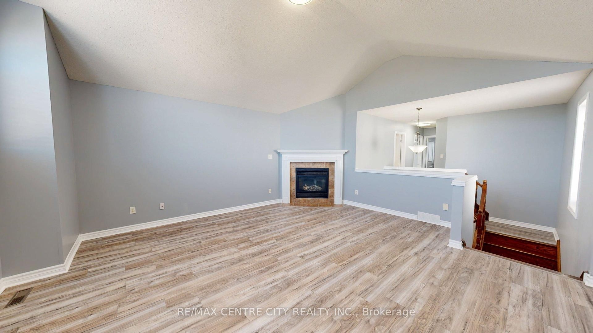 3252 Meadowgate Boulevard Upper Property Photo 19