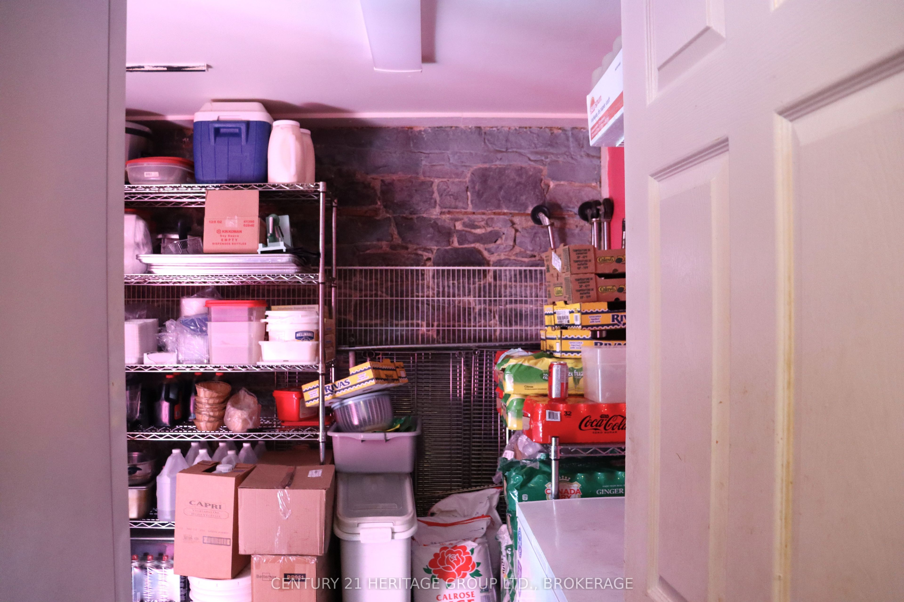 326 Princess Street Property Photo 9