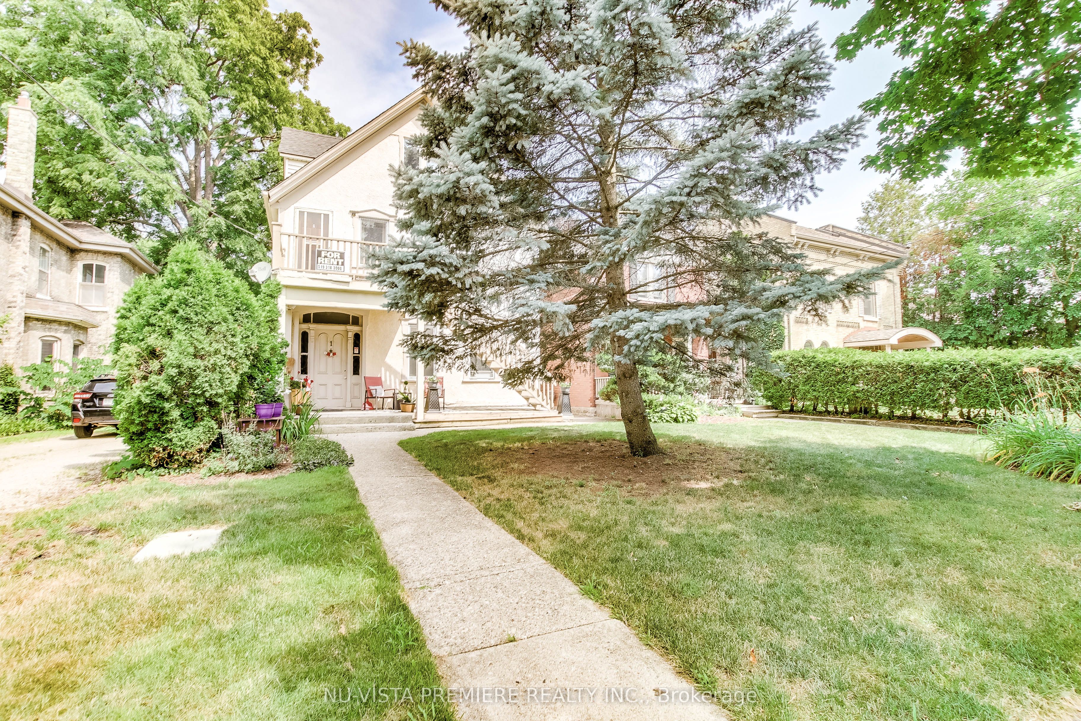 312 Piccadilly Street Property Photo 1