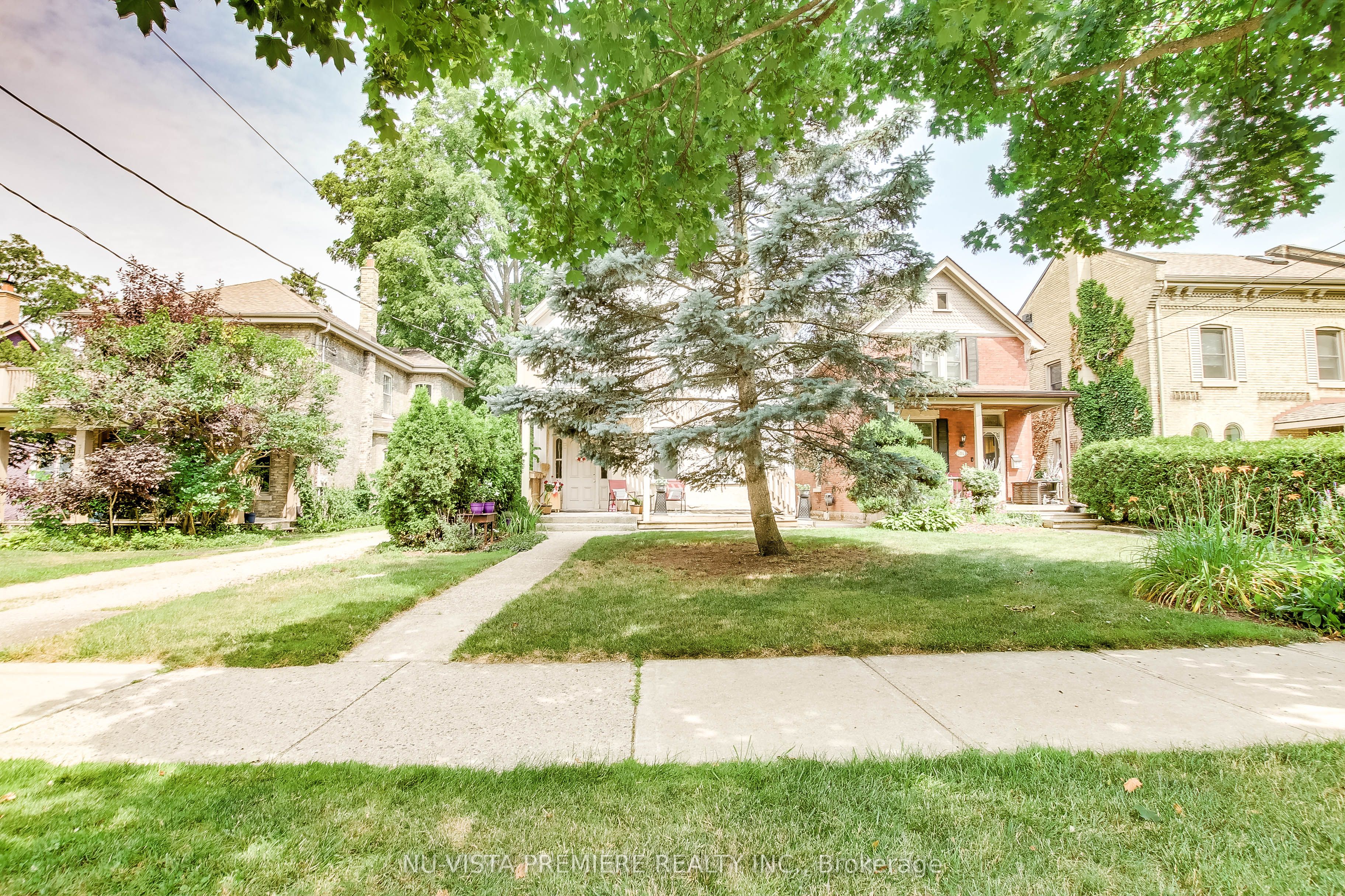 312 Piccadilly Street Property Photo 2