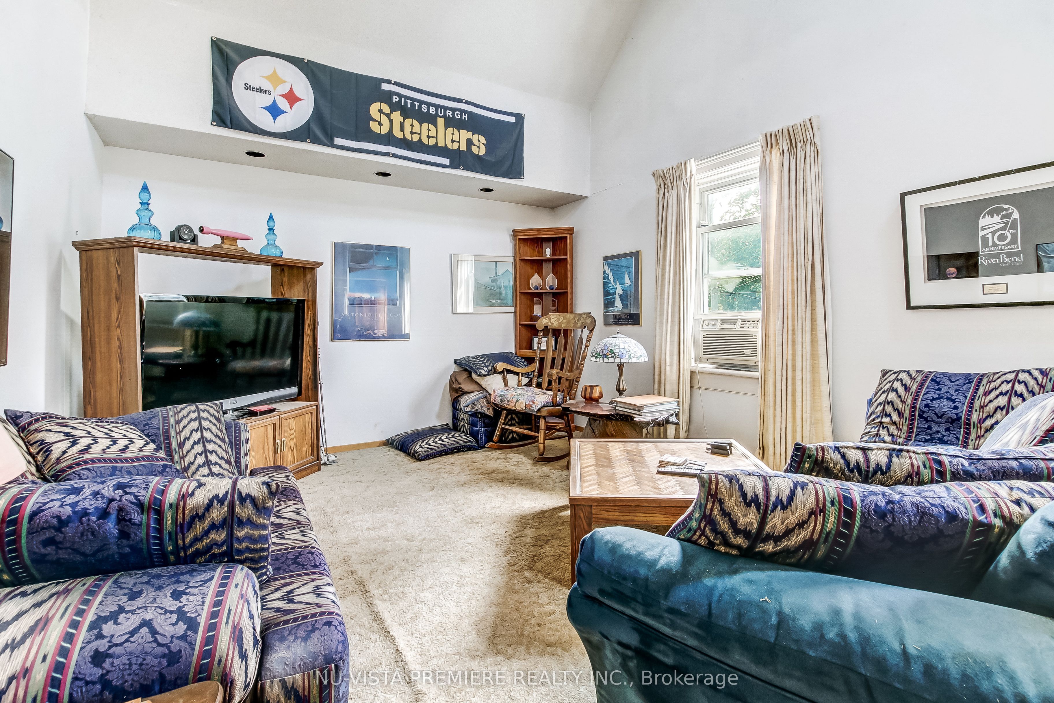 312 Piccadilly Street Property Photo 3