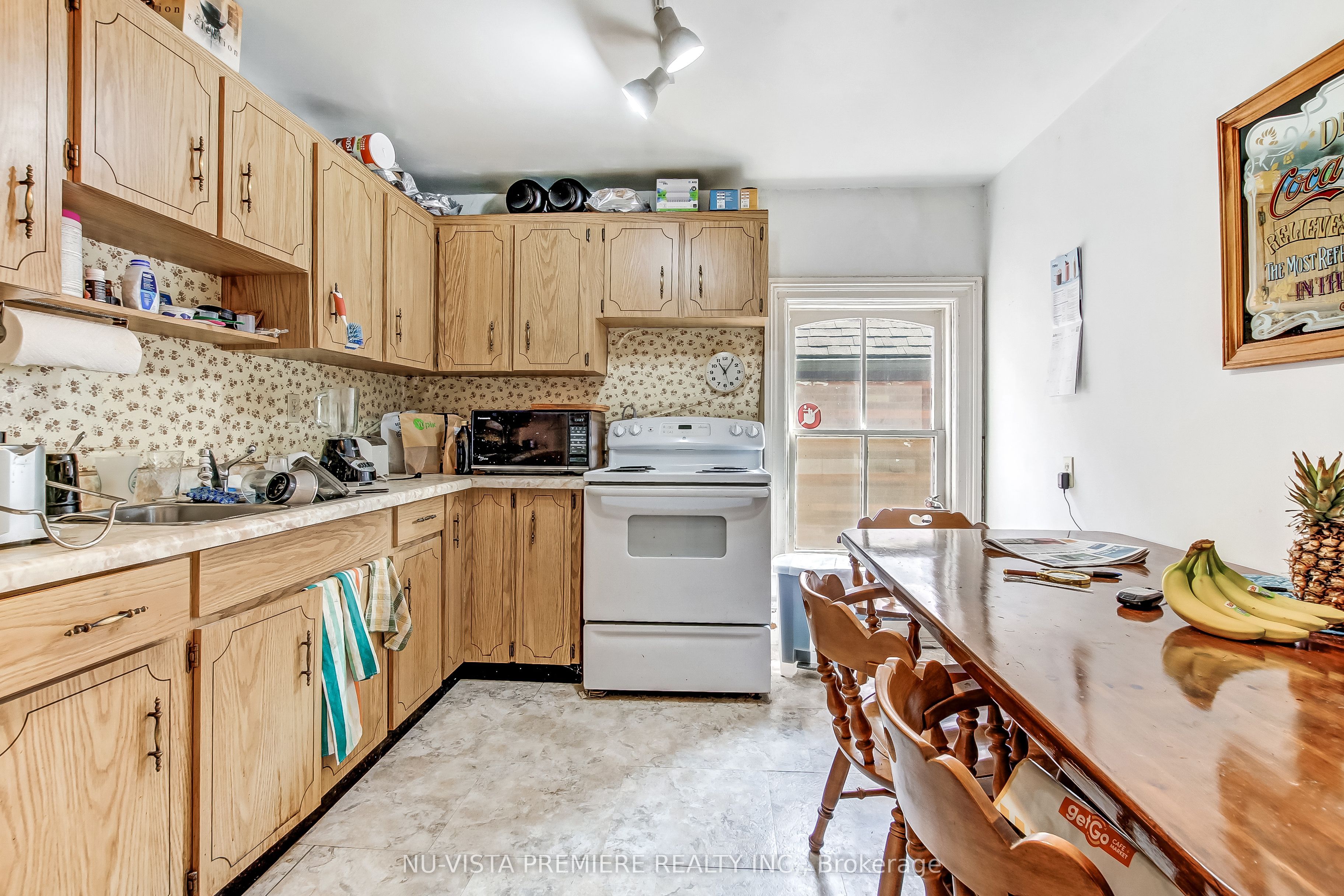 312 Piccadilly Street Property Photo 6