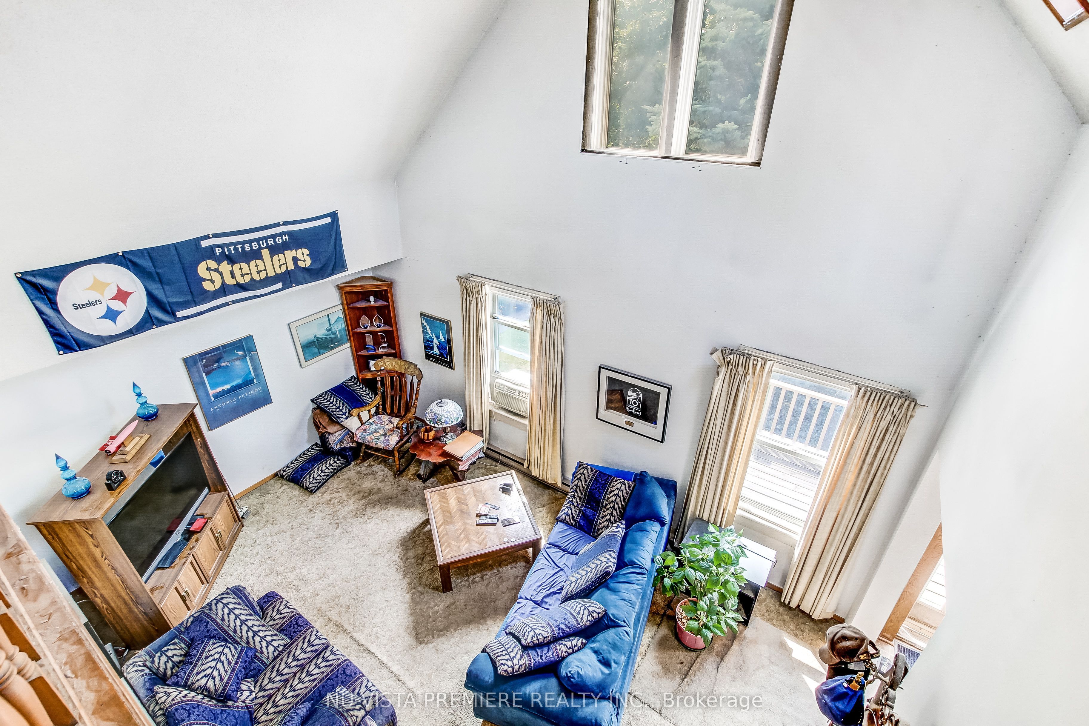 312 Piccadilly Street Property Photo 9