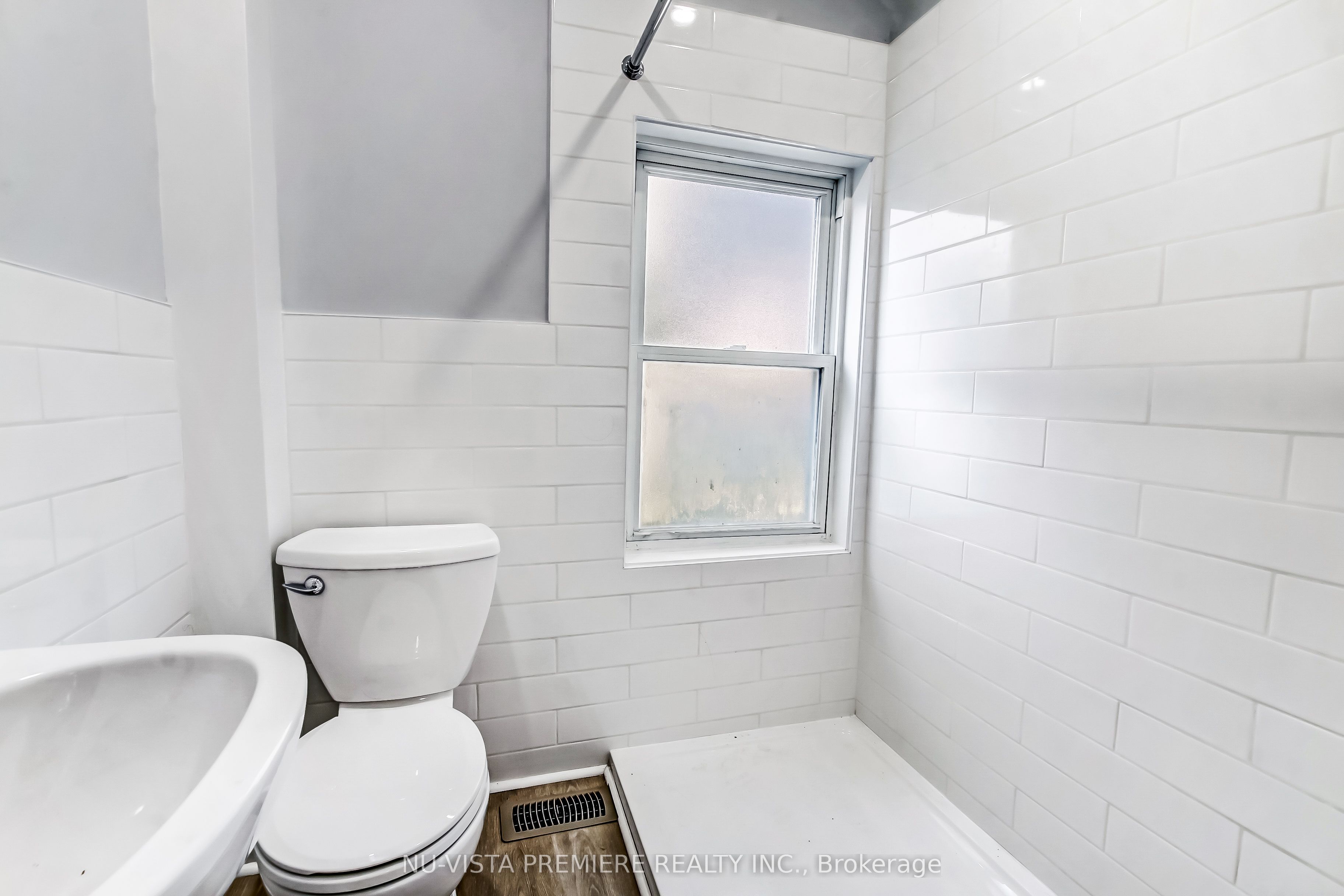 312 Piccadilly Street Property Photo 18