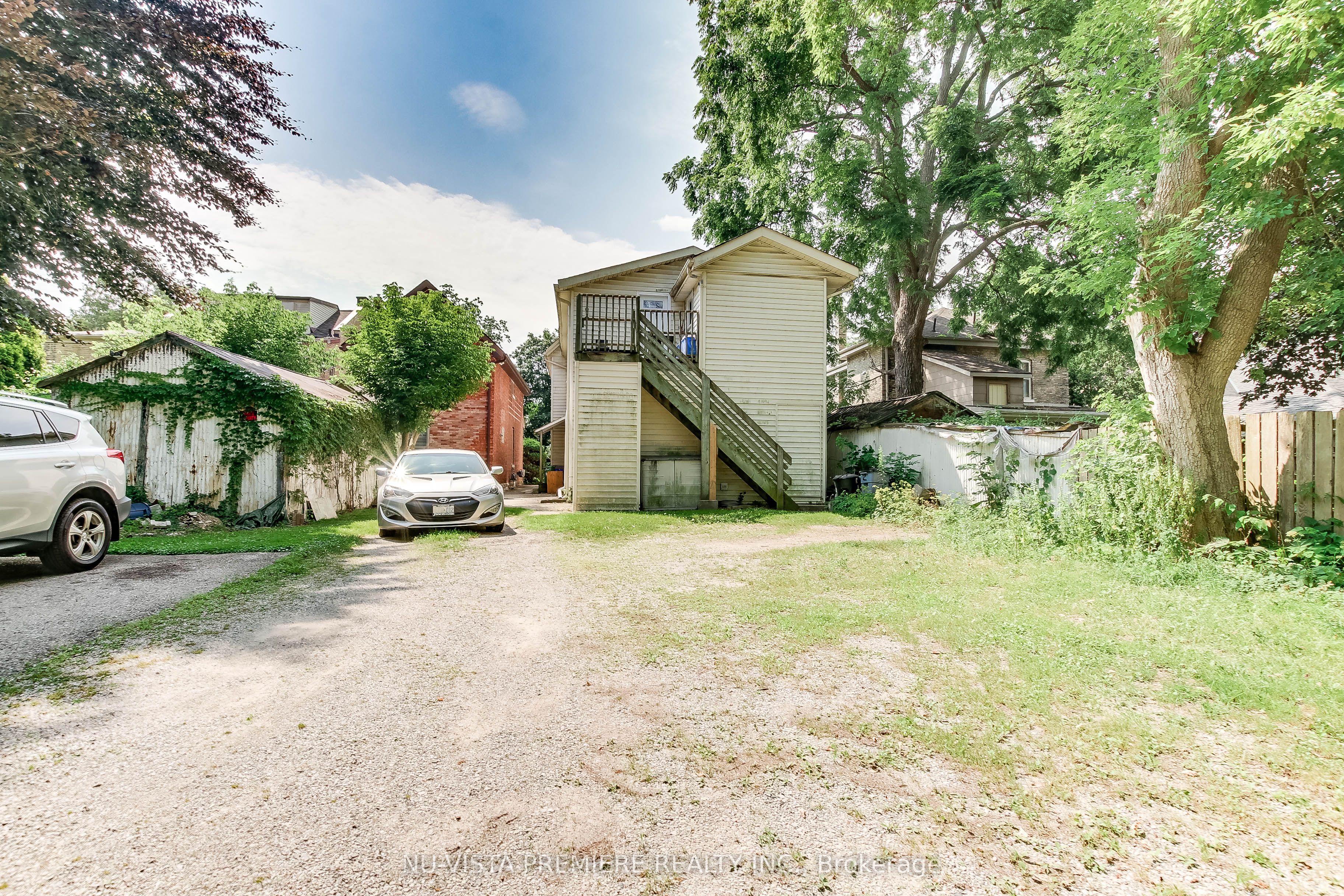 312 Piccadilly Street Property Photo 30