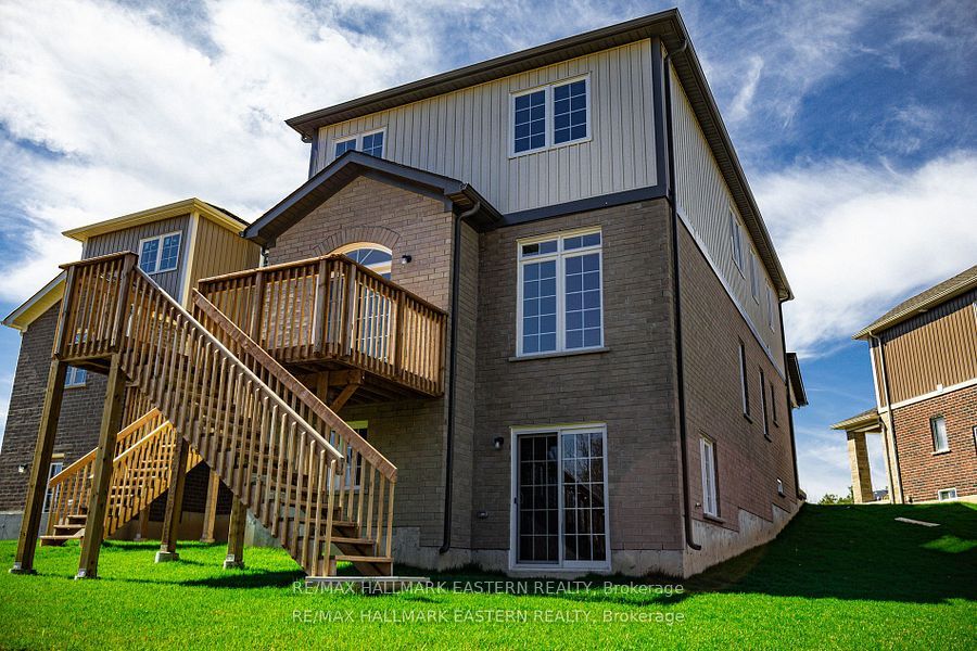 37 Coldbrook Drive Property Photo 2