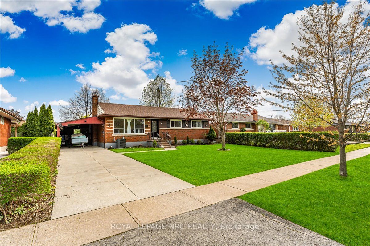 16 Dunraven Avenue Property Photo 2