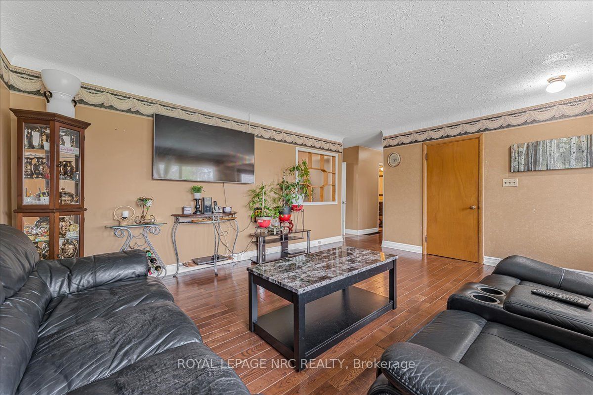 16 Dunraven Avenue Property Photo 5