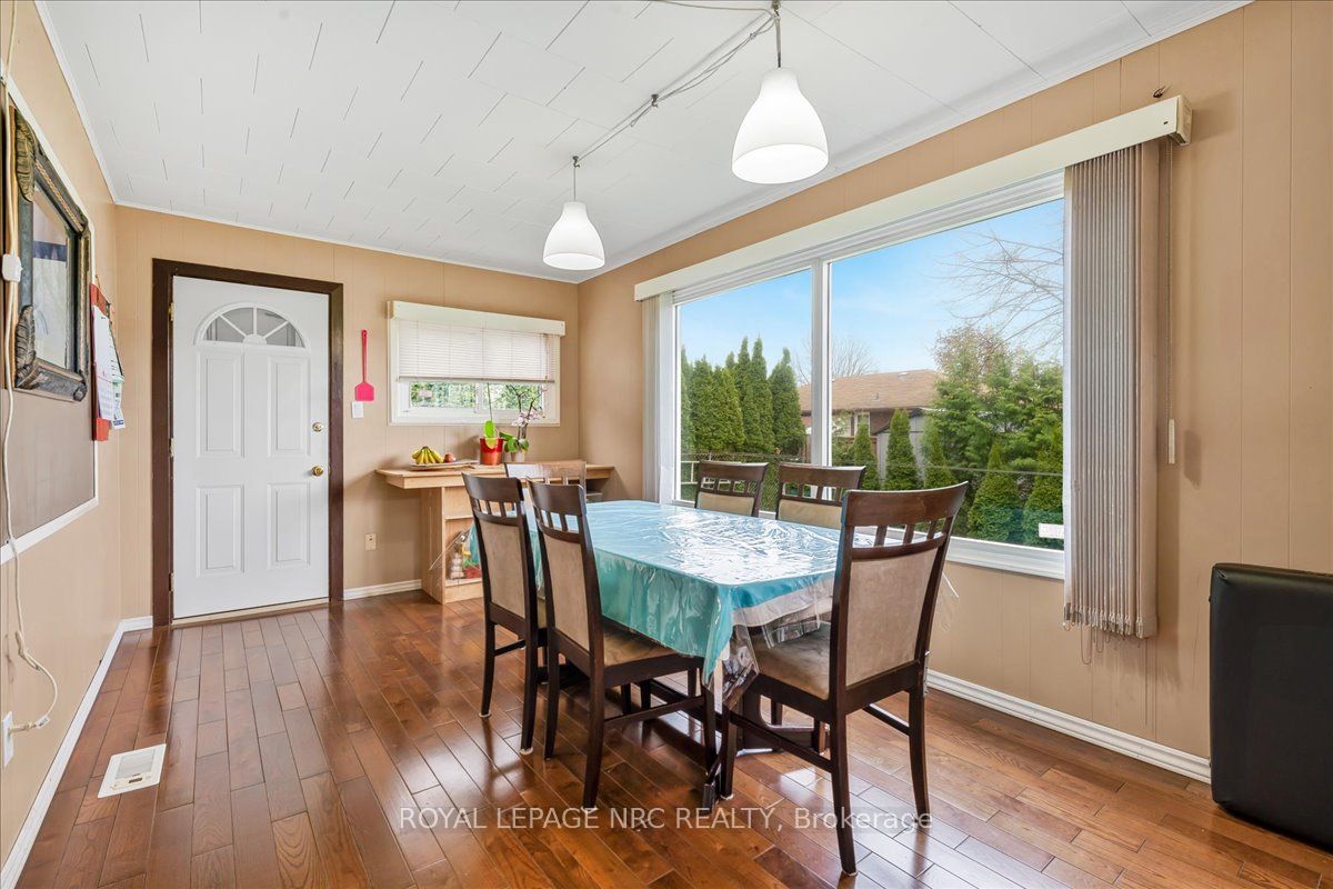 16 Dunraven Avenue Property Photo 10