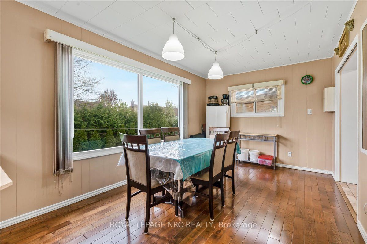 16 Dunraven Avenue Property Photo 11