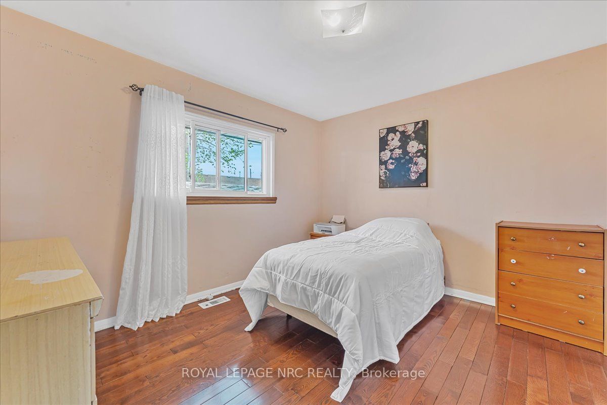 16 Dunraven Avenue Property Photo 13