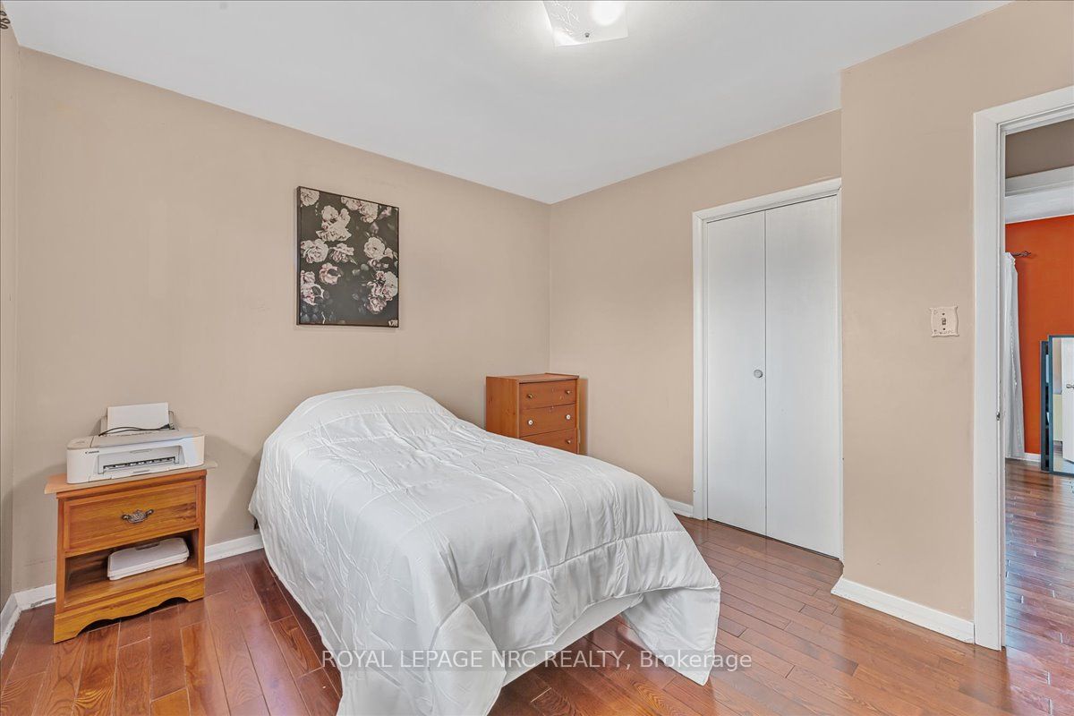 16 Dunraven Avenue Property Photo 14