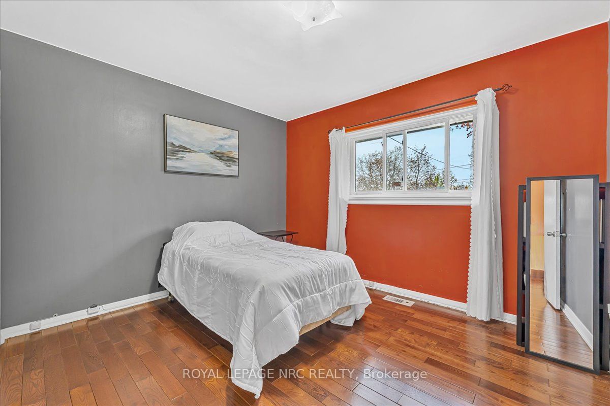 16 Dunraven Avenue Property Photo 15