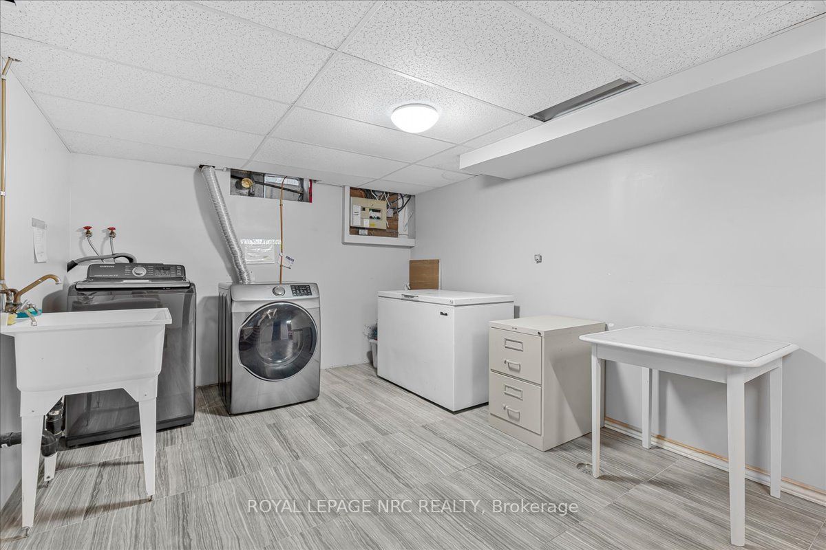 16 Dunraven Avenue Property Photo 18