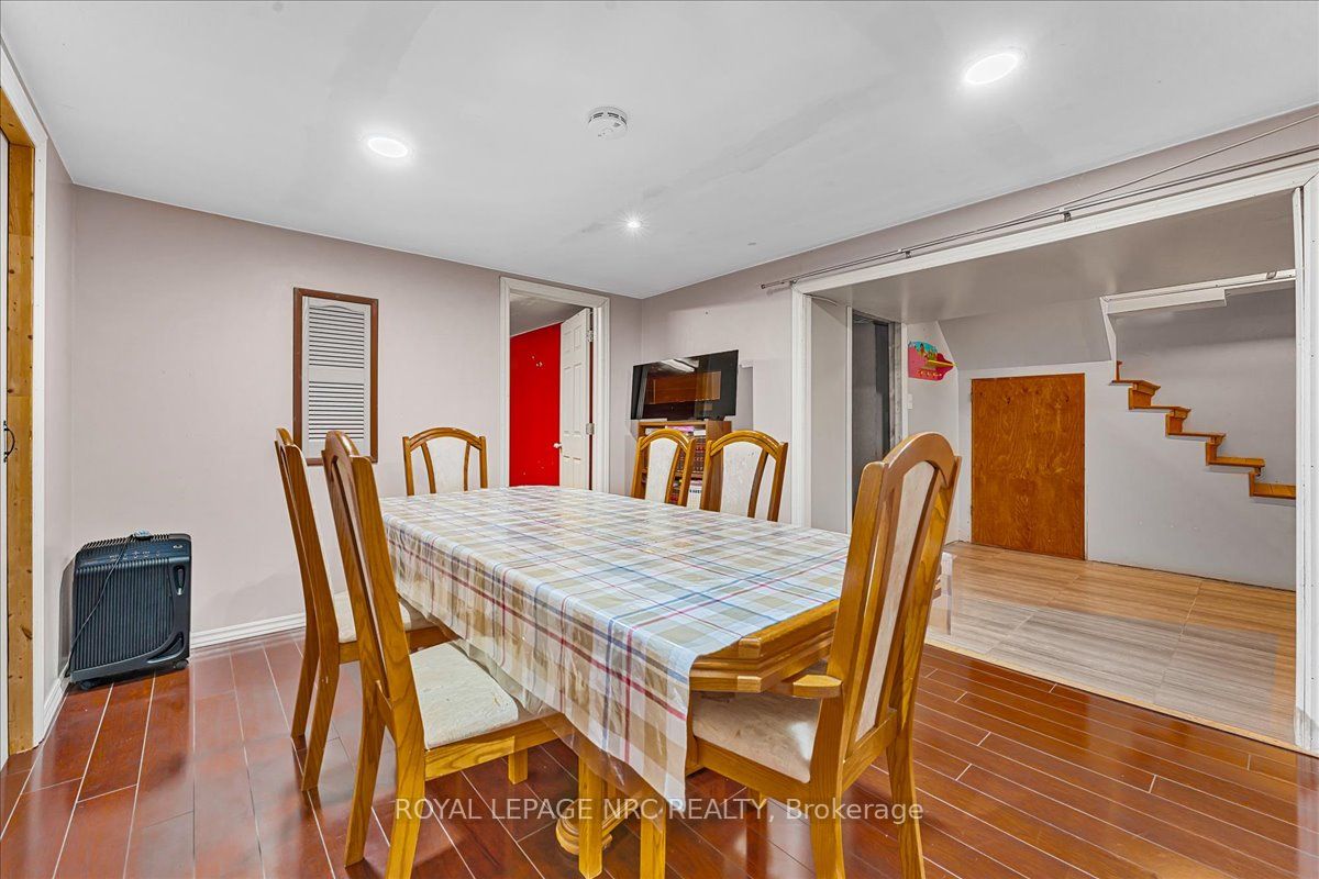 16 Dunraven Avenue Property Photo 20