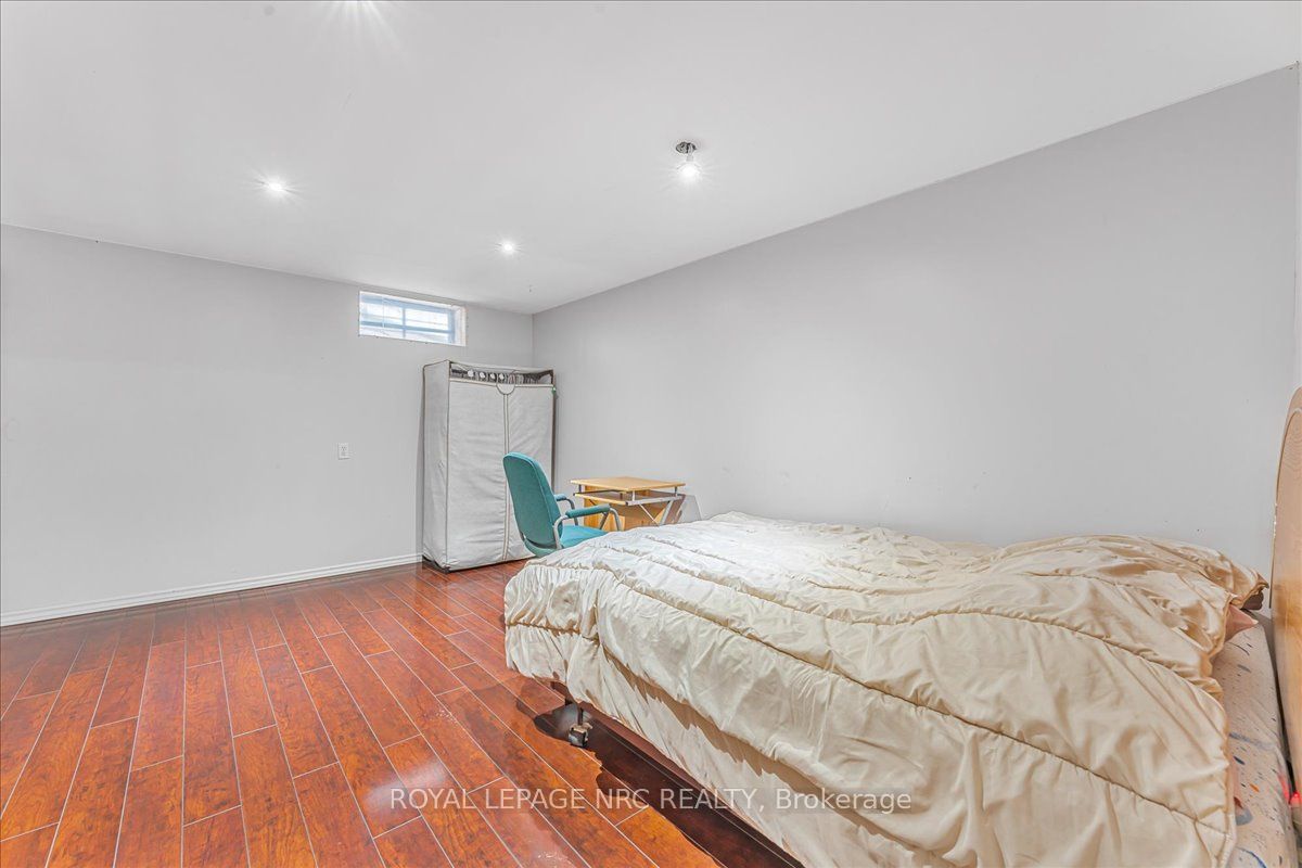 16 Dunraven Avenue Property Photo 21