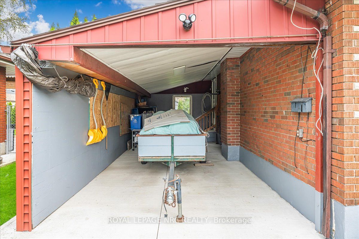 16 Dunraven Avenue Property Photo 25