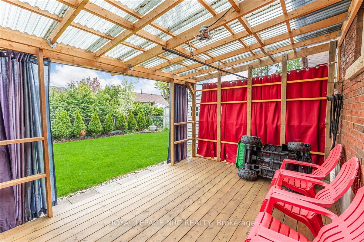 16 Dunraven Avenue Property Photo 31