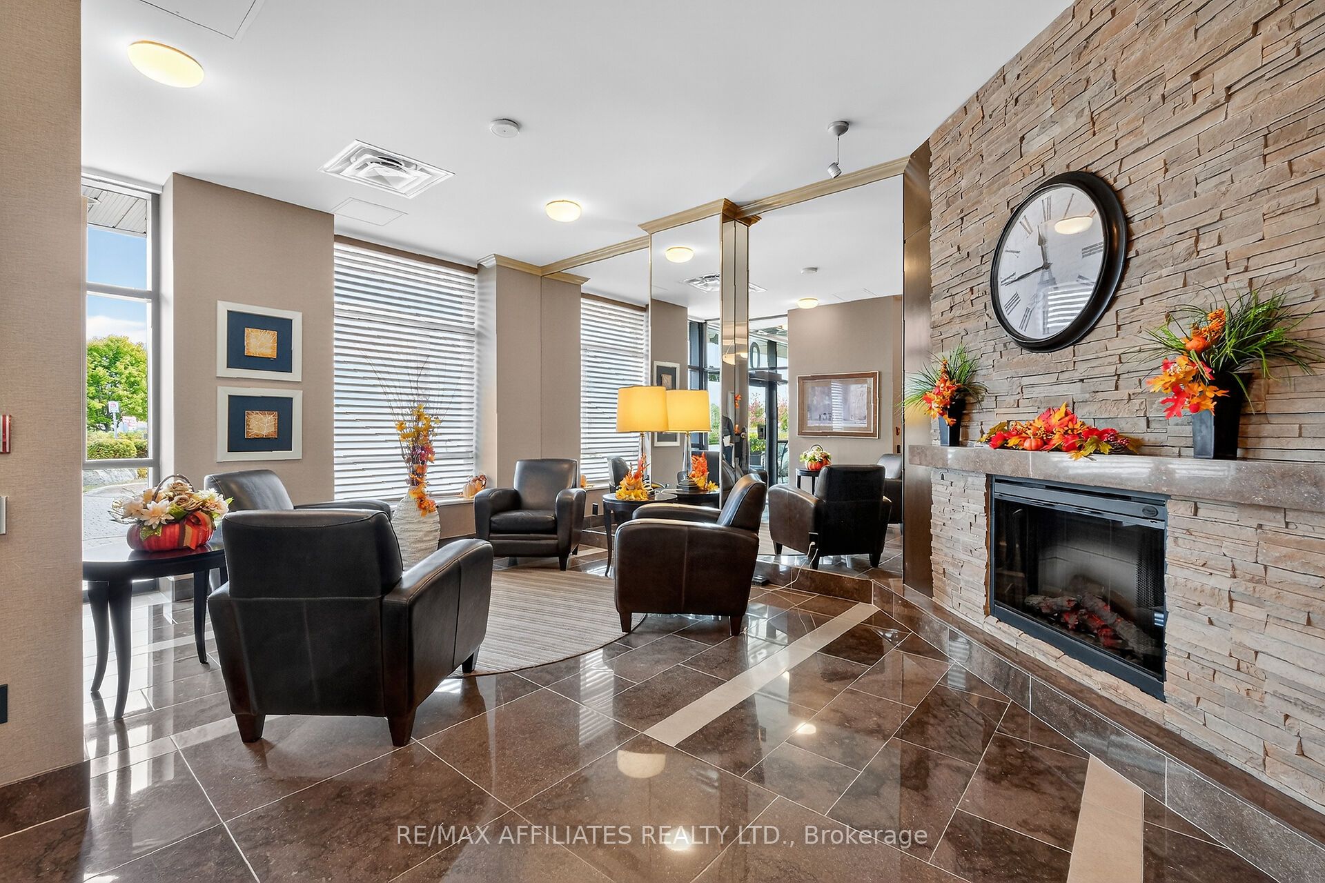 100 Inlet Private 905 Property Photo 4