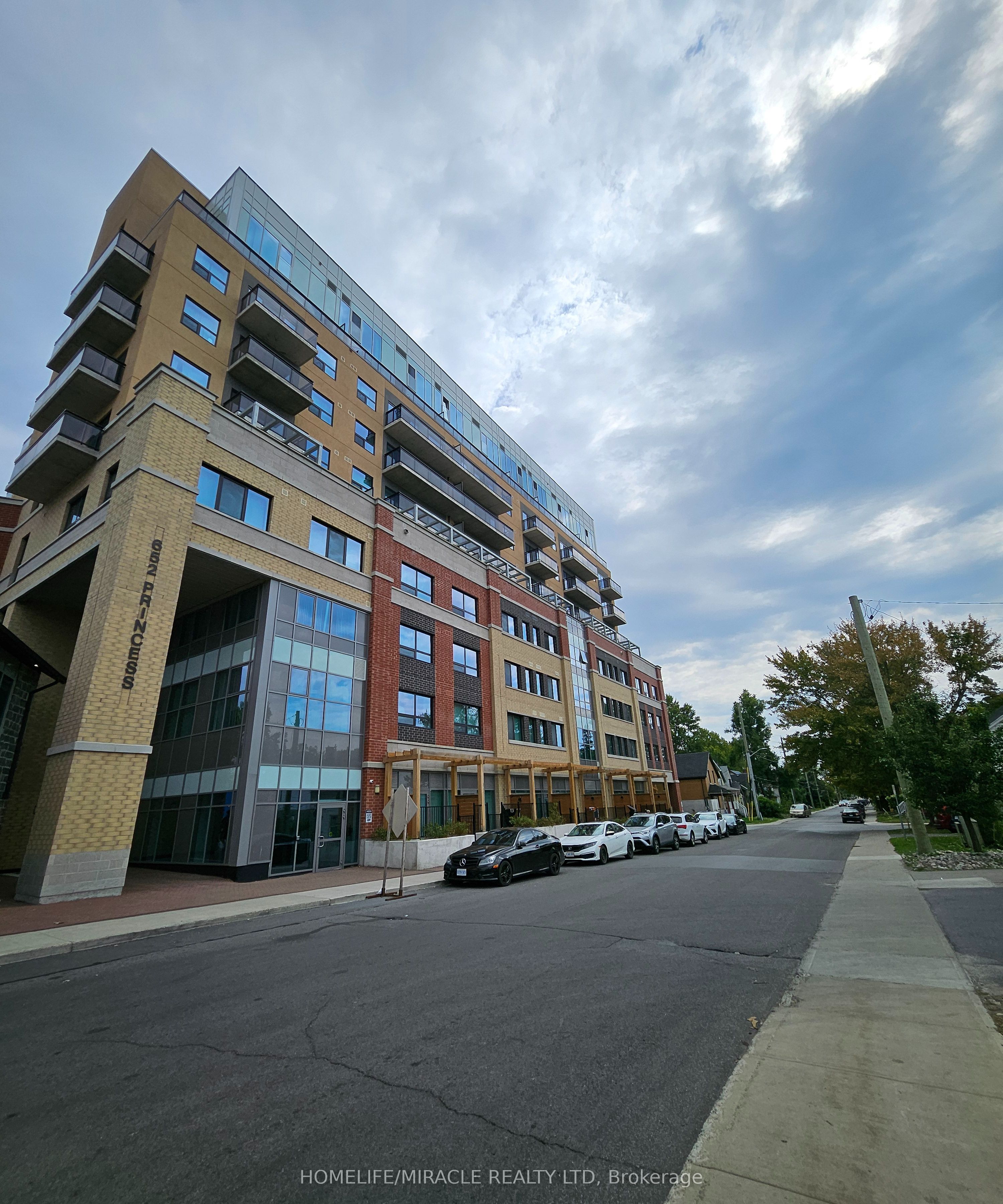 652 Princess Street 420 Property Photo 1