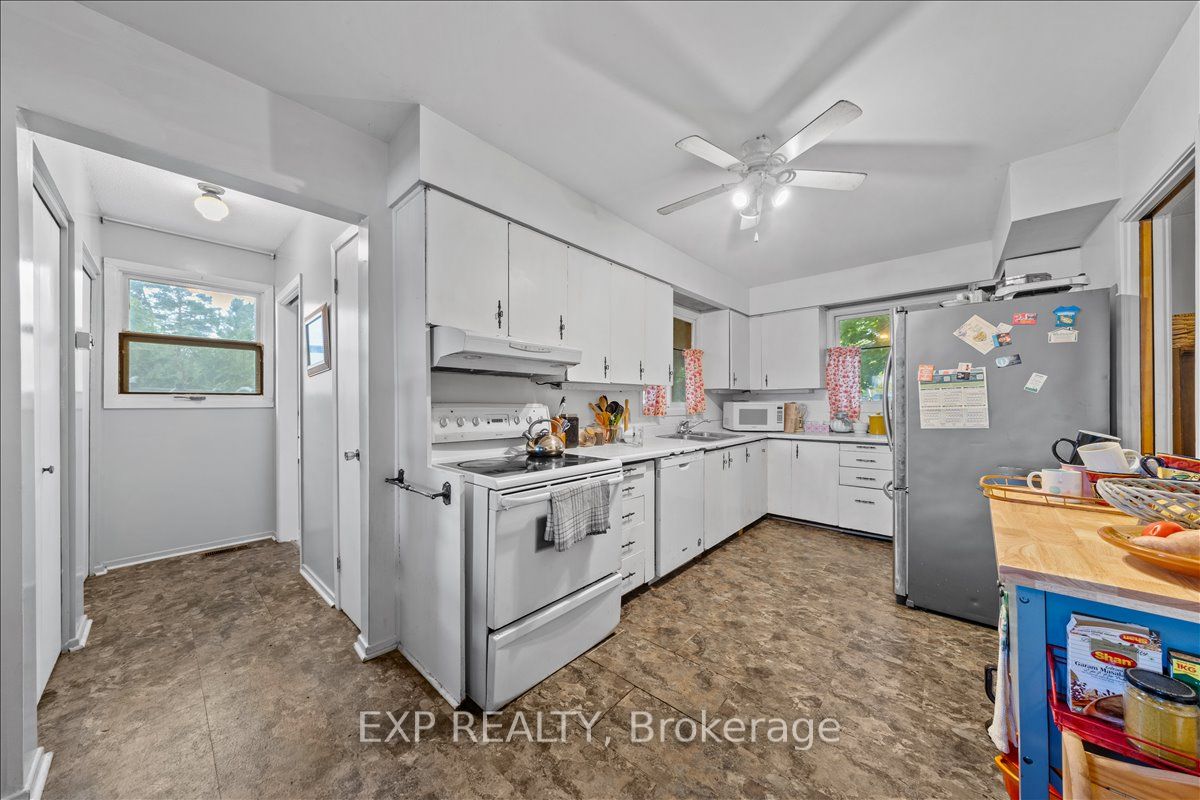 488 Bayview Drive Property Photo 4