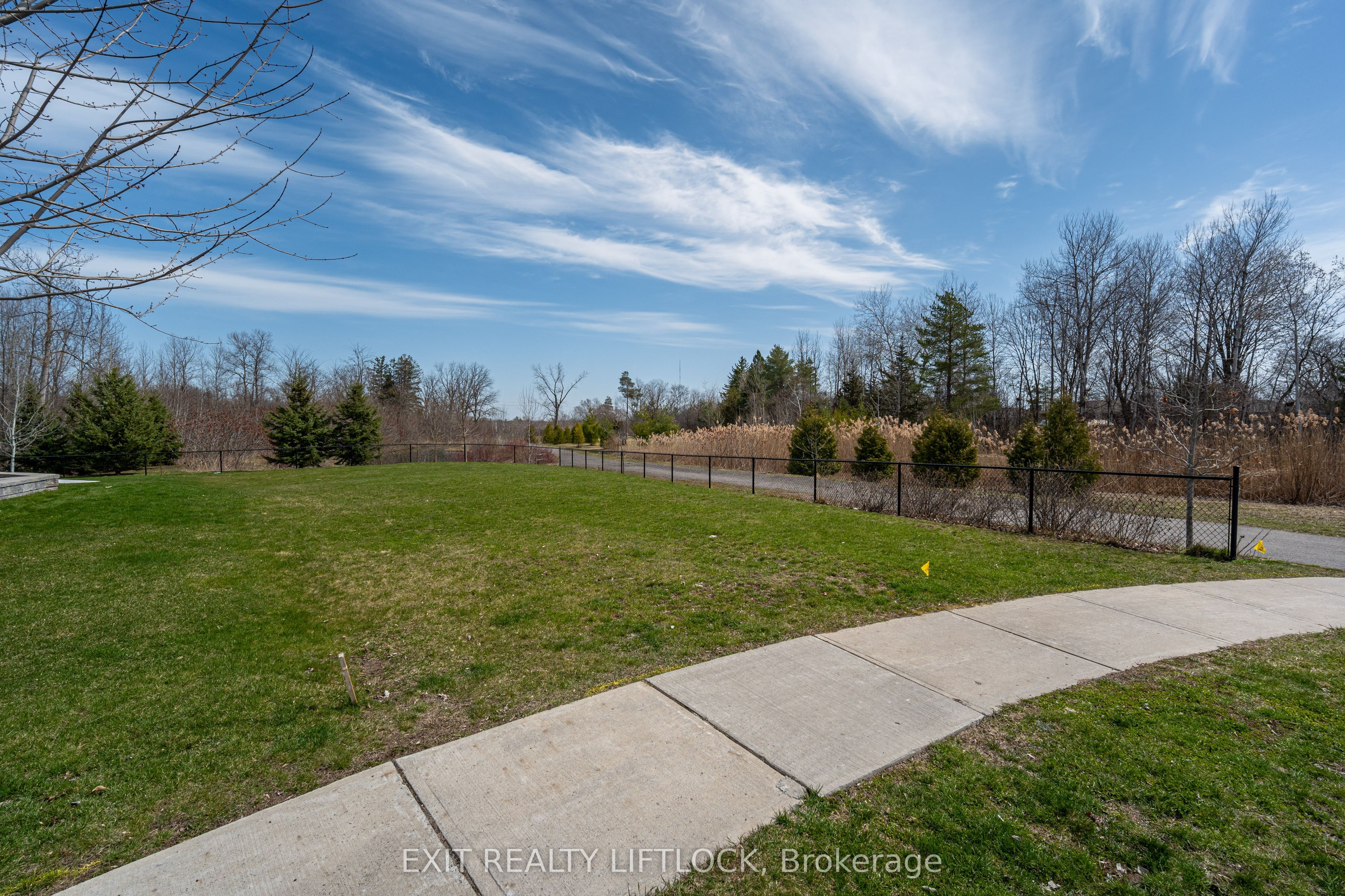 418 Raymond Street Property Photo 3