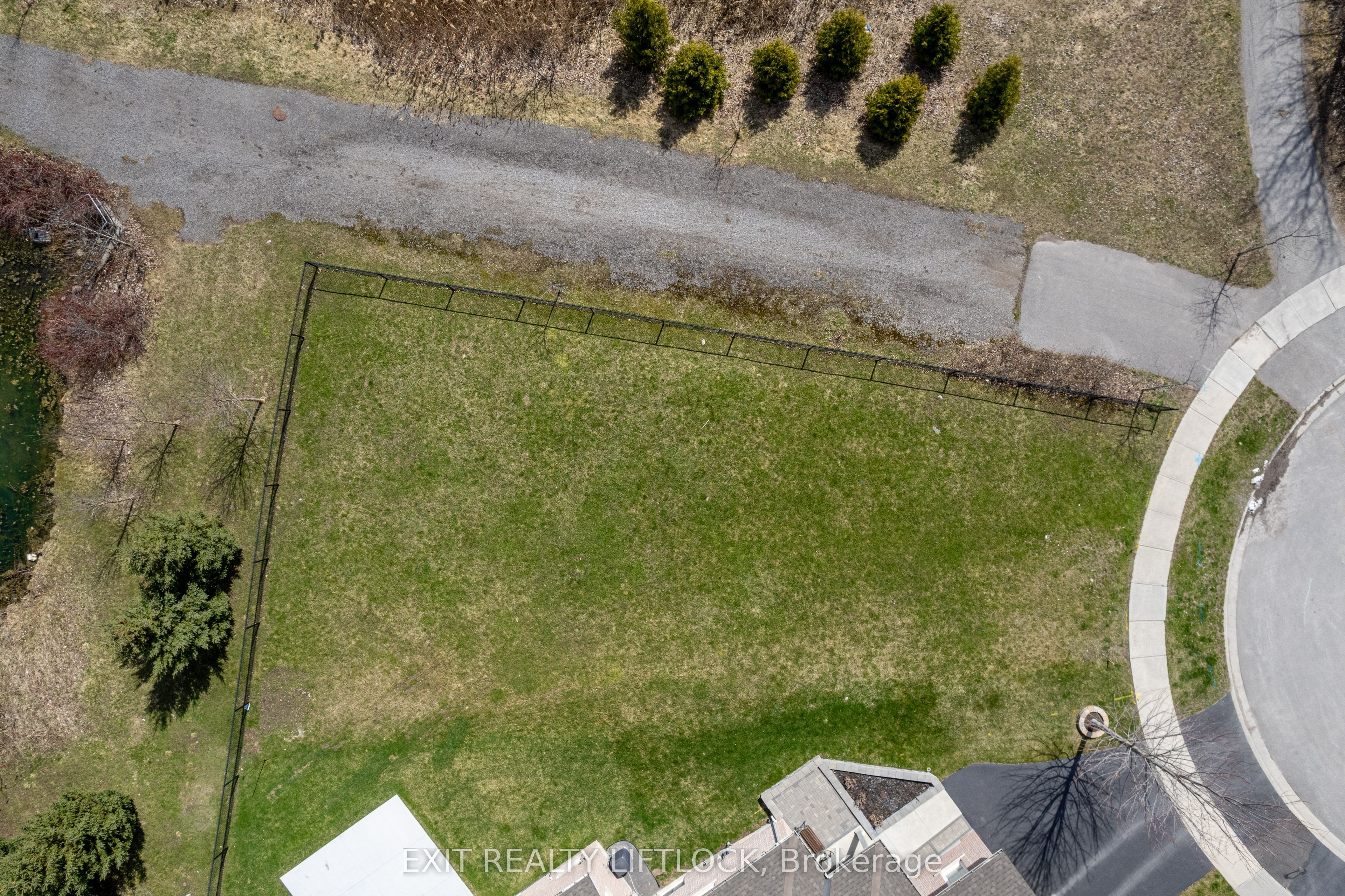 418 Raymond Street Property Photo 5