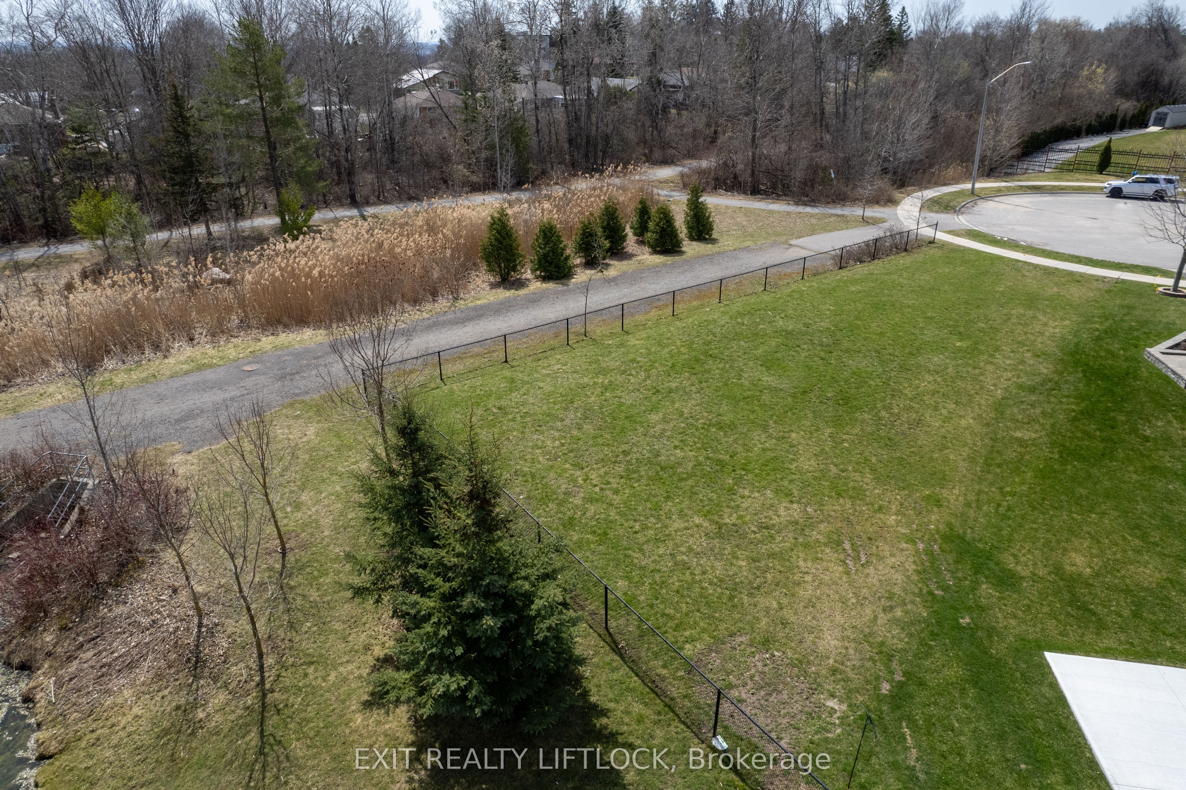 418 Raymond Street Property Photo 10