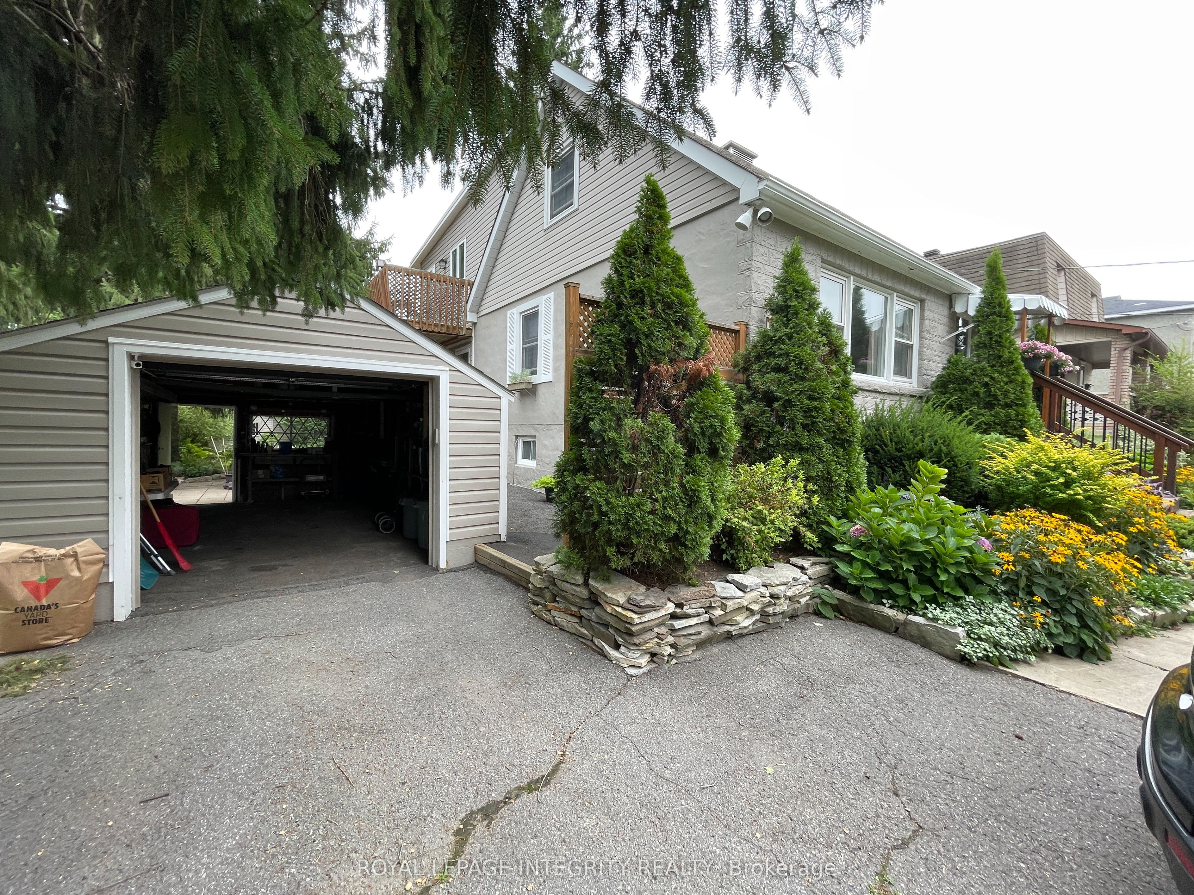 465 Guy Street Property Photo 3