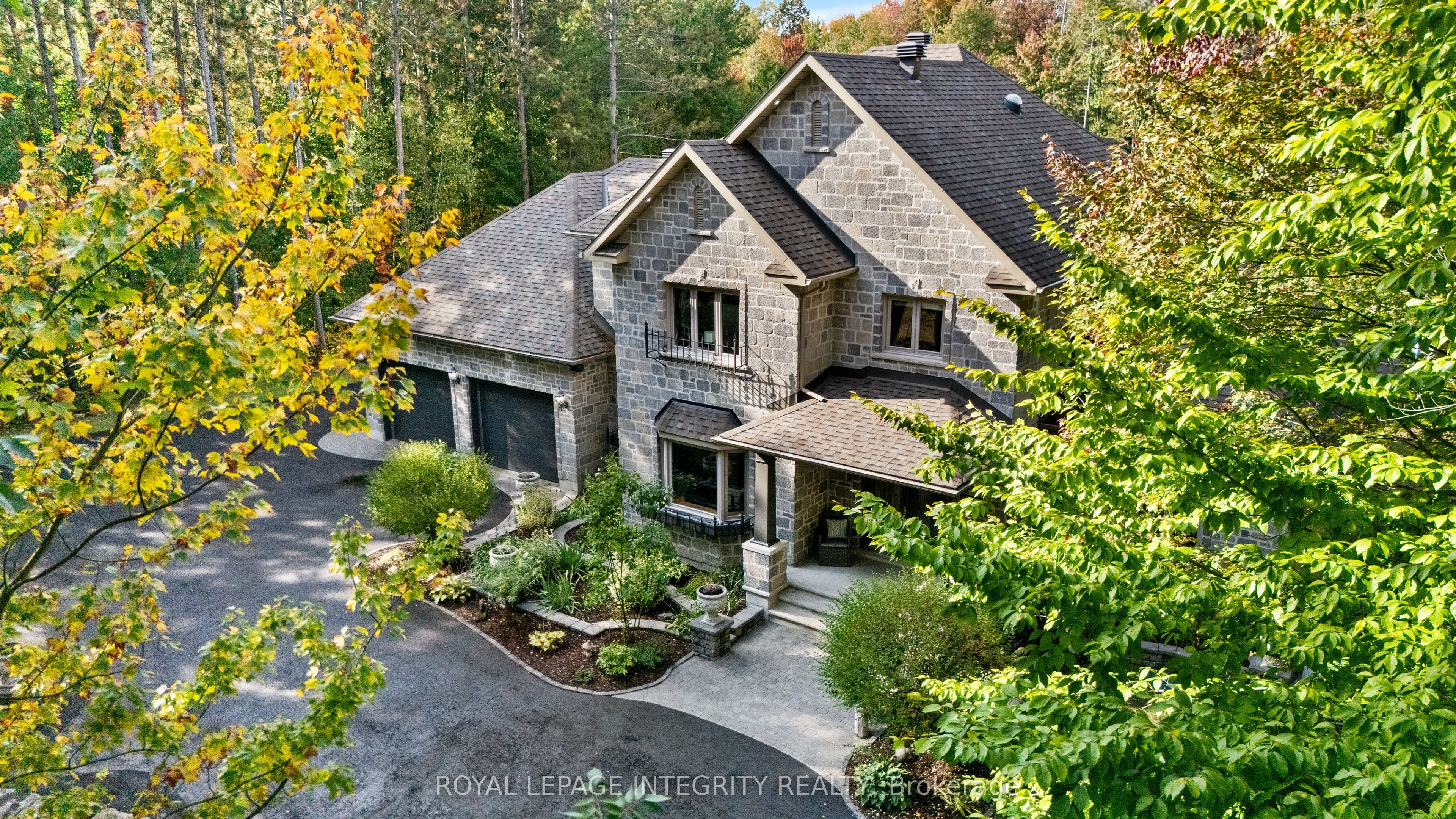 25 Marie-eve Street E Property Photo 2