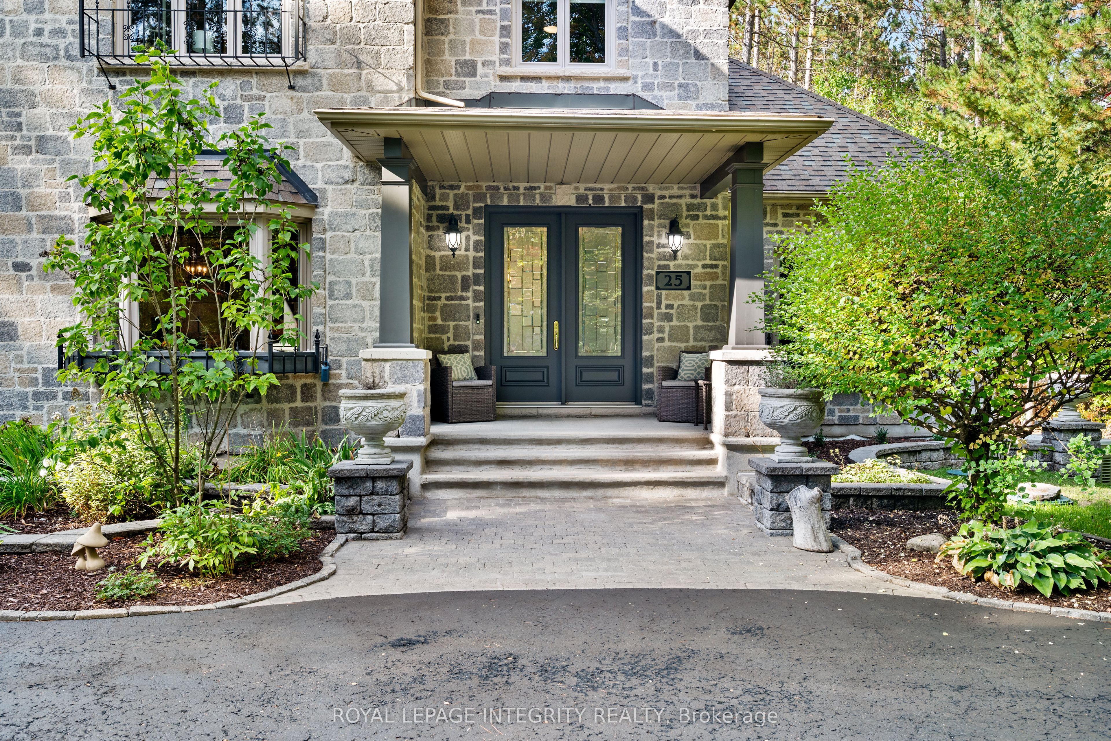 25 Marie-eve Street E Property Photo 3