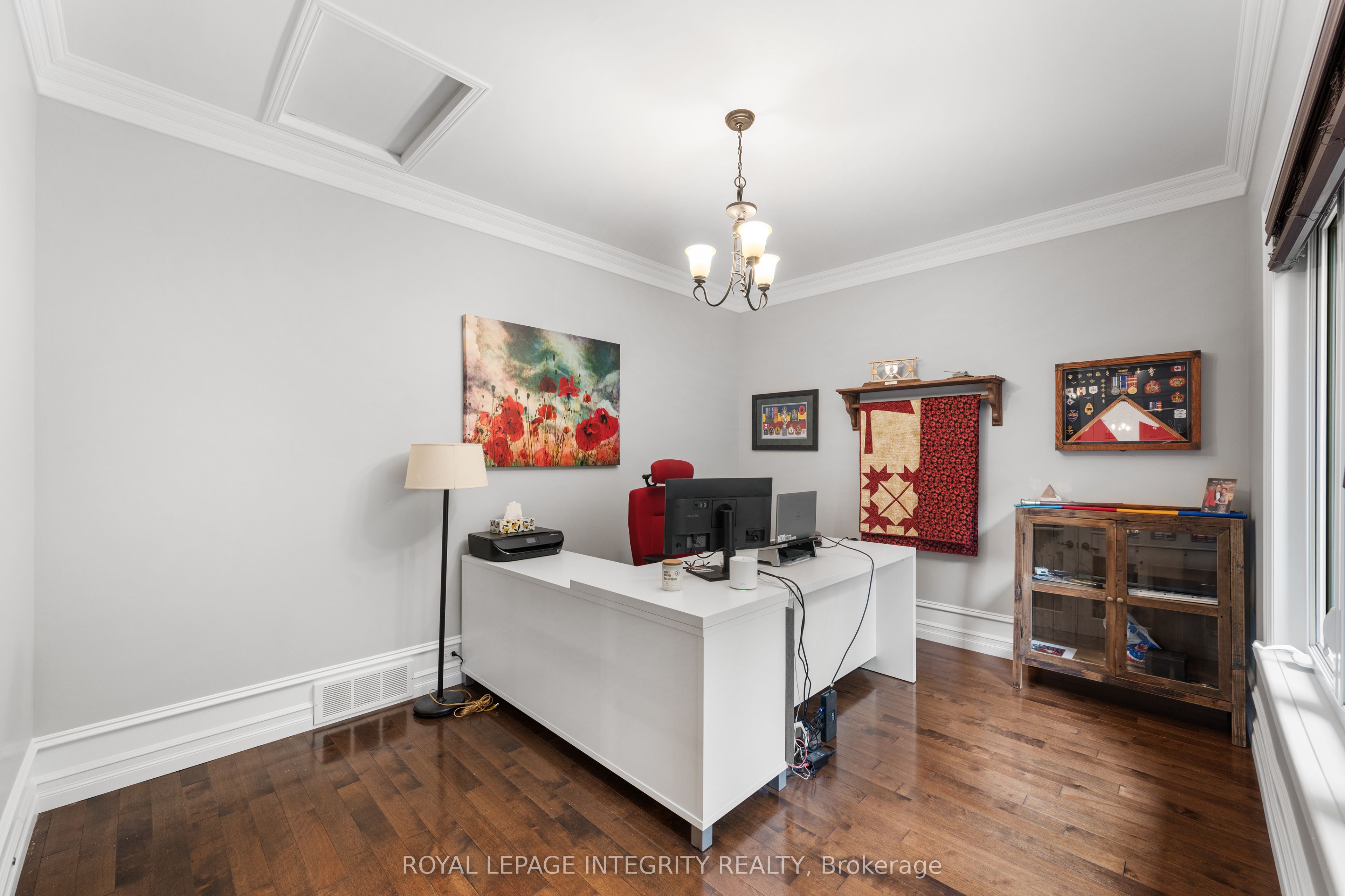 25 Marie-eve Street E Property Photo 7