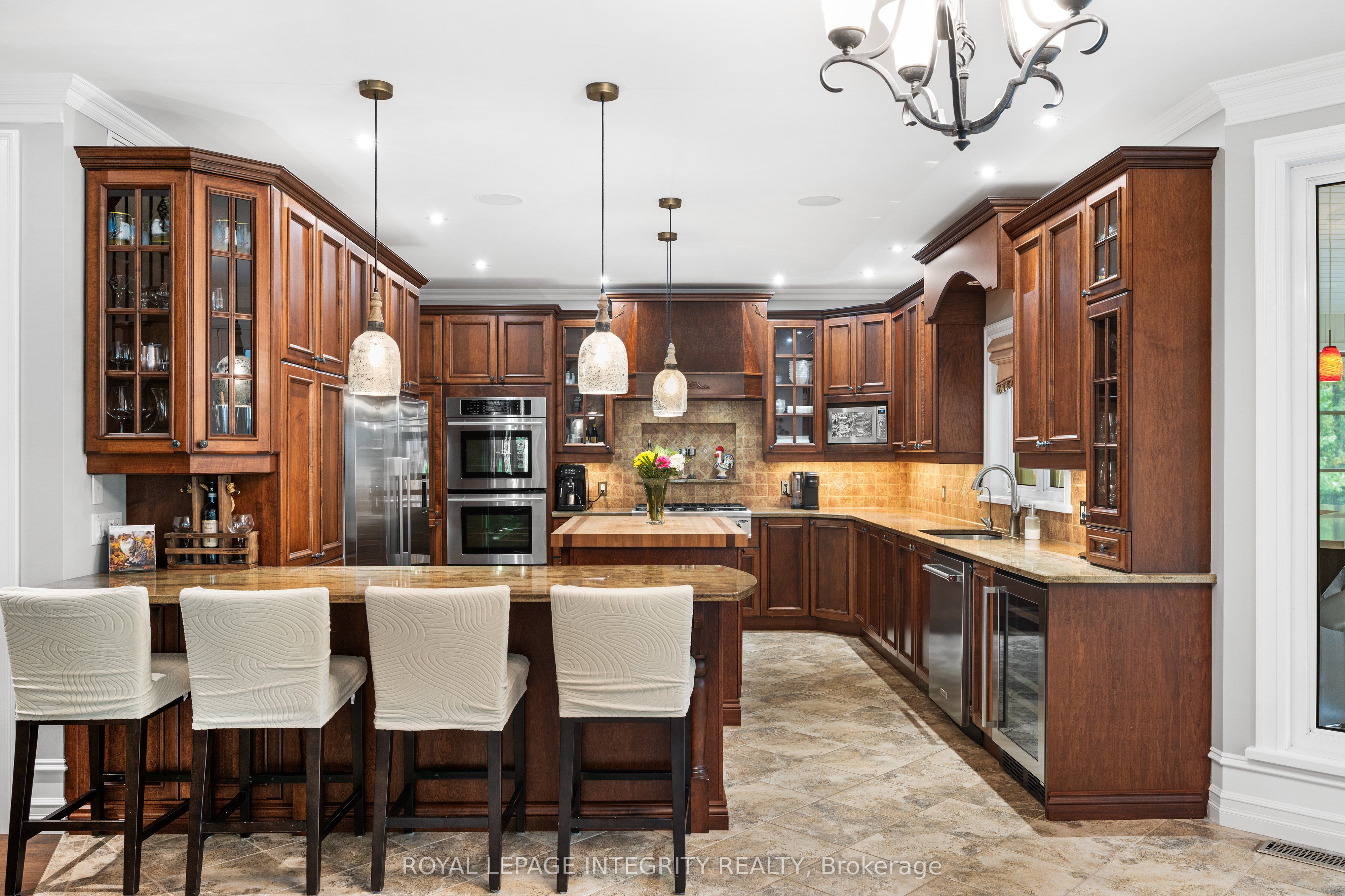 25 Marie-eve Street E Property Photo 13