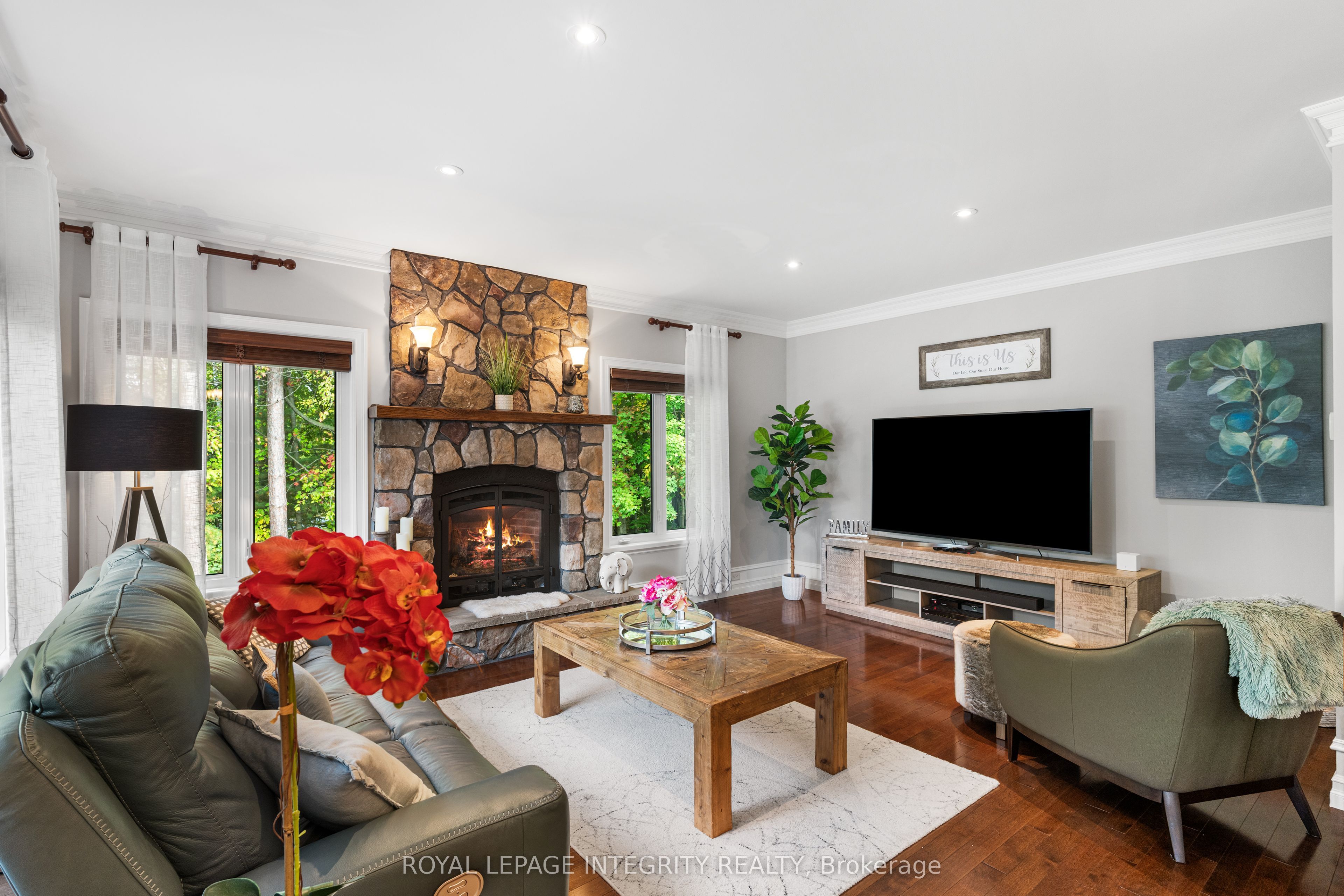 25 Marie-eve Street E Property Photo 16