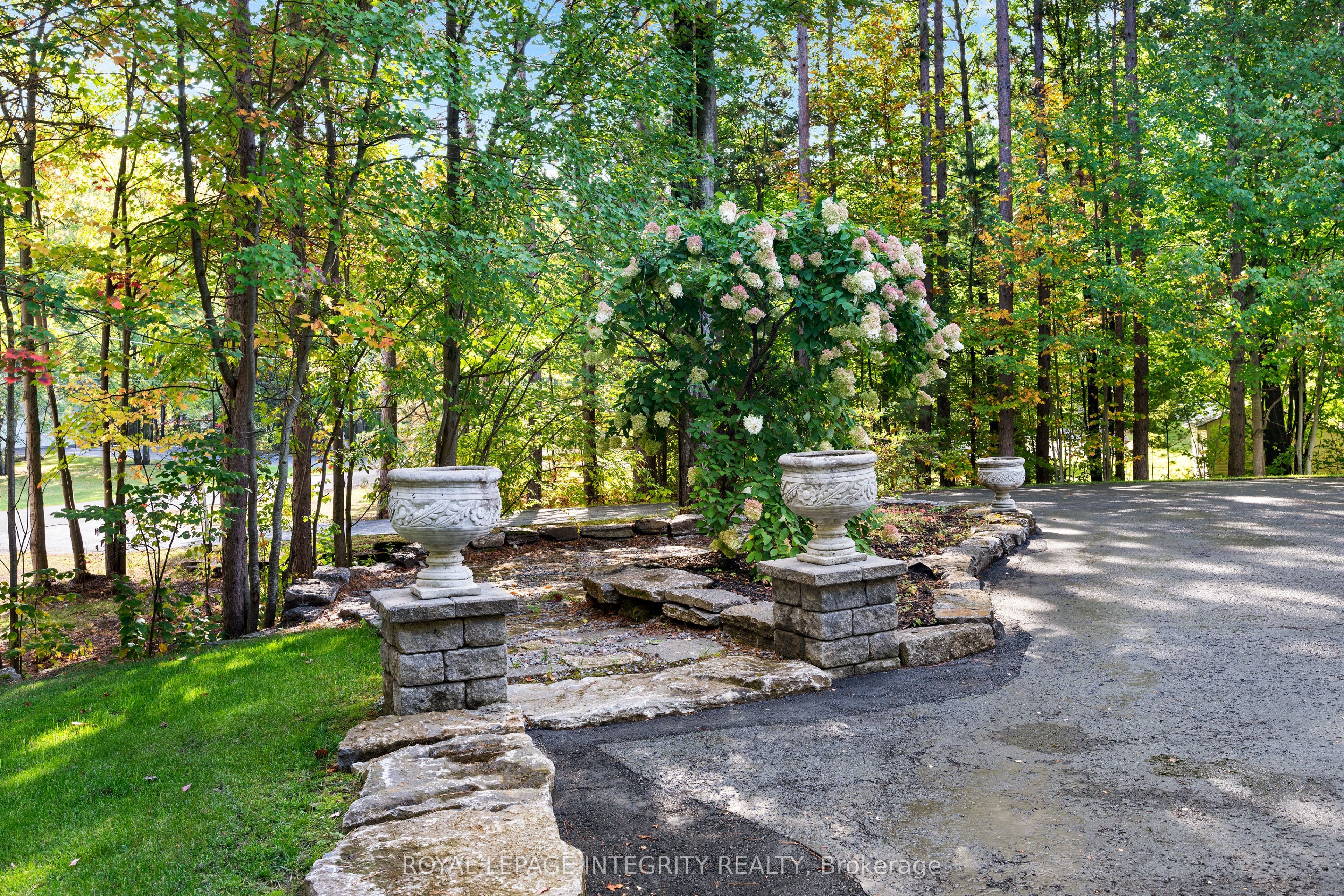 25 Marie-eve Street E Property Photo 41