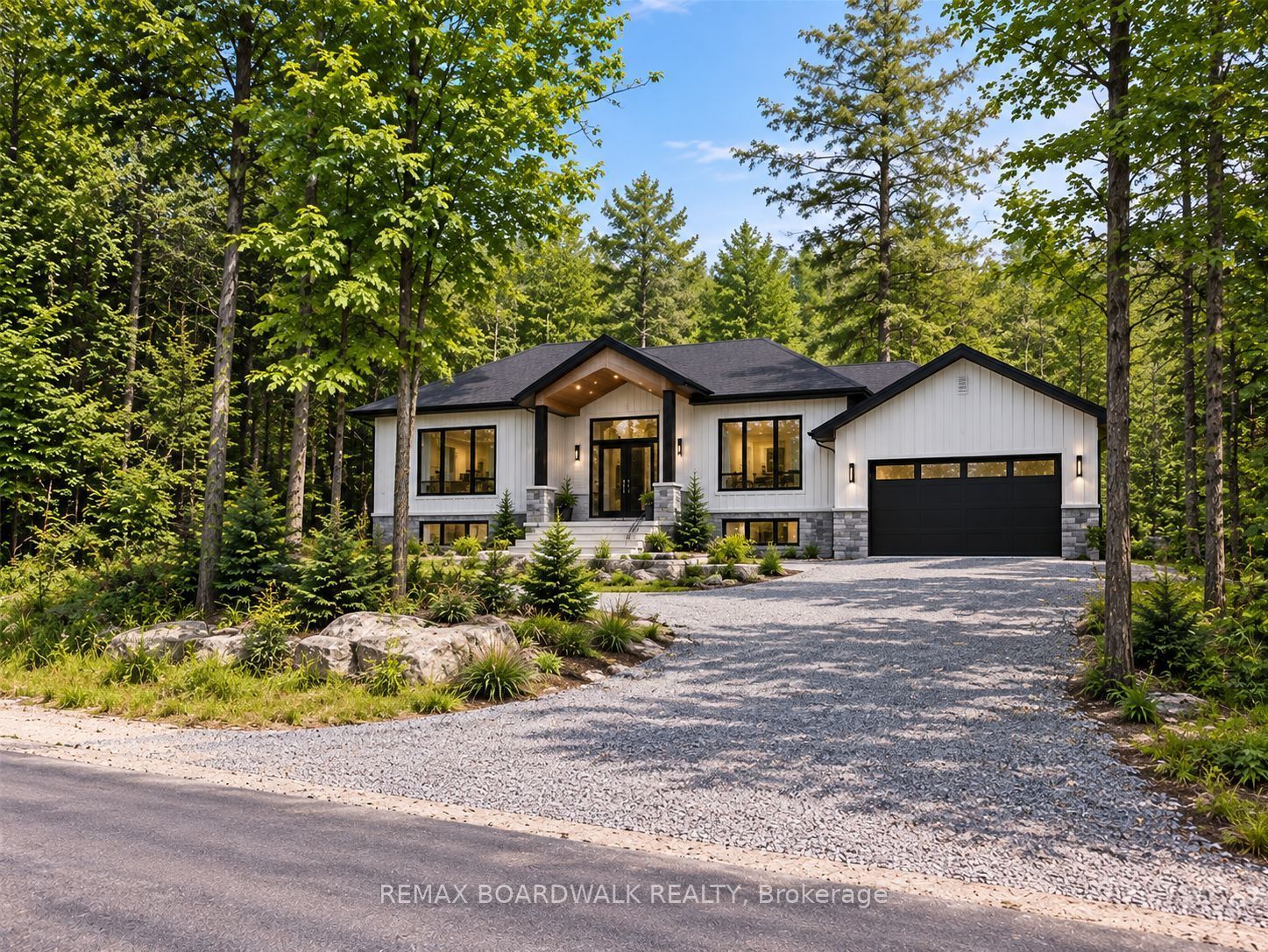 1385 Sheridan Rapids Road Property Photo 2