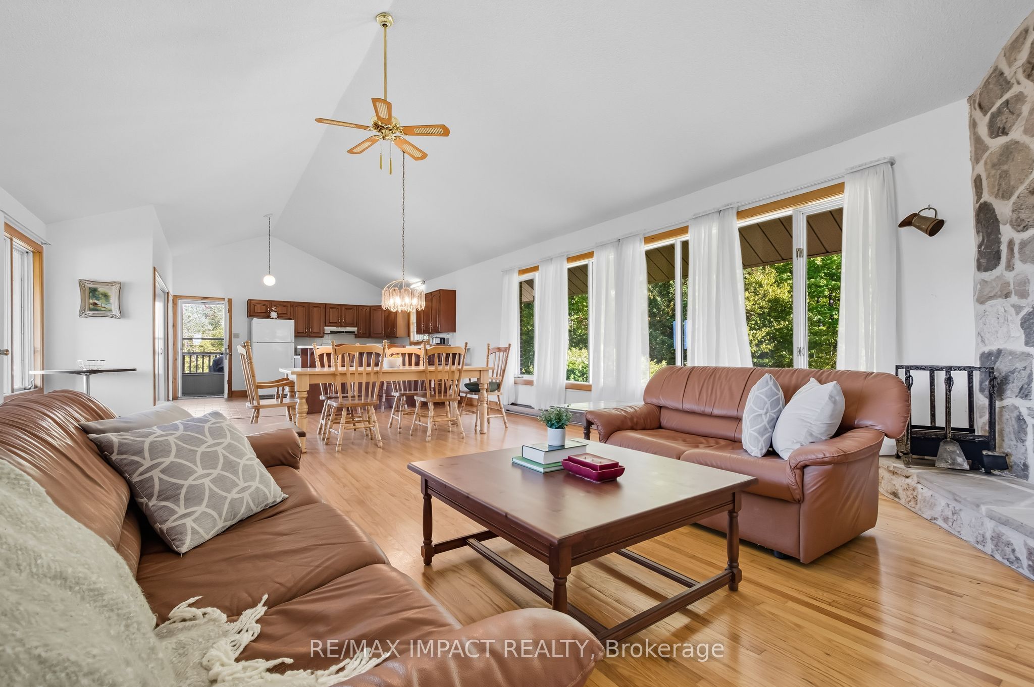 1530 10 Line W Property Photo 8