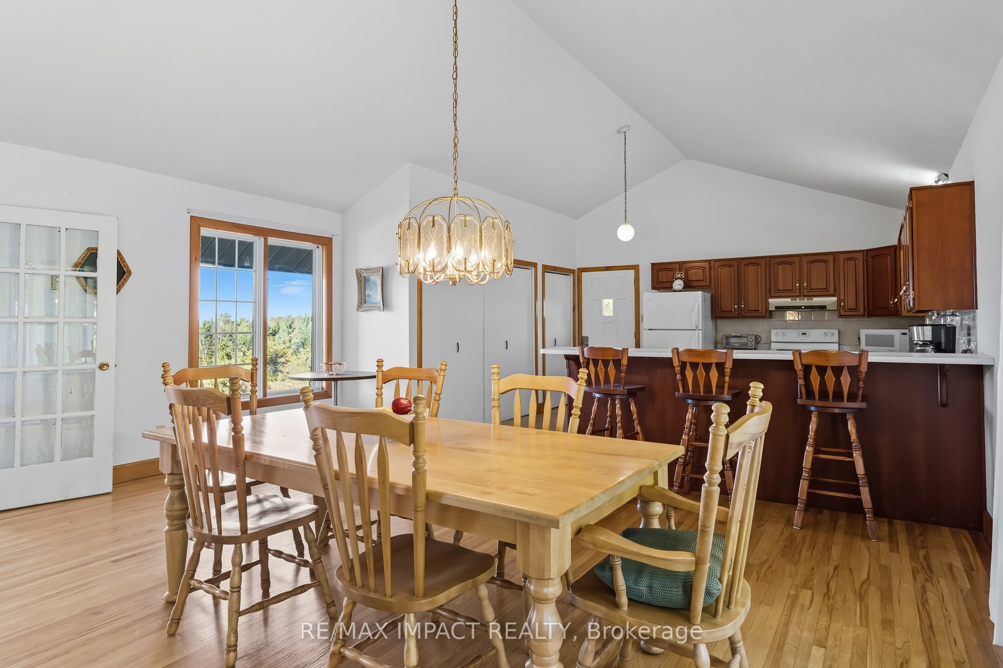 1530 10 Line W Property Photo 12